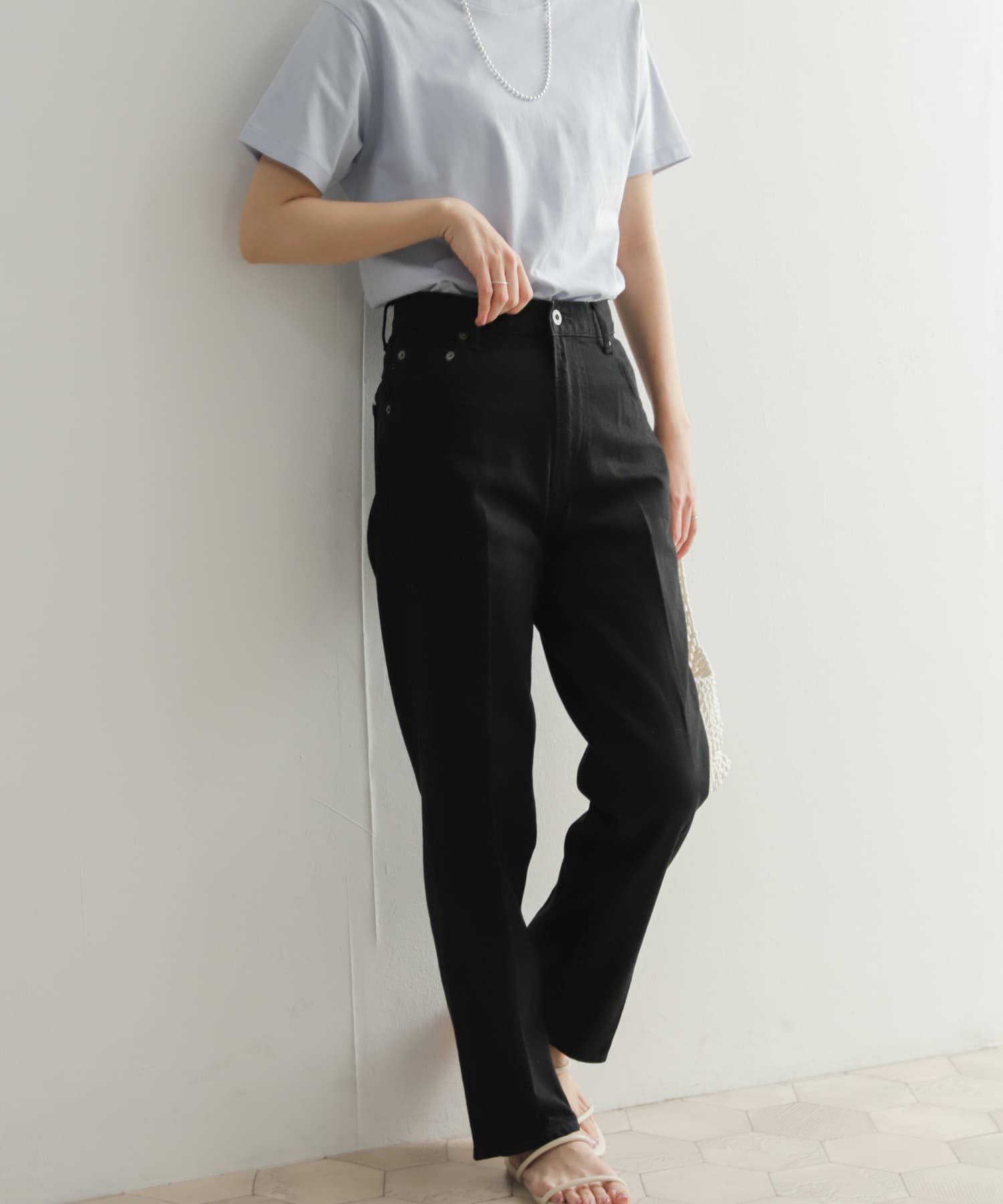 URBAN RESEARCH DOORS「ハイライズデニムパンツ」|デニム|ブラック