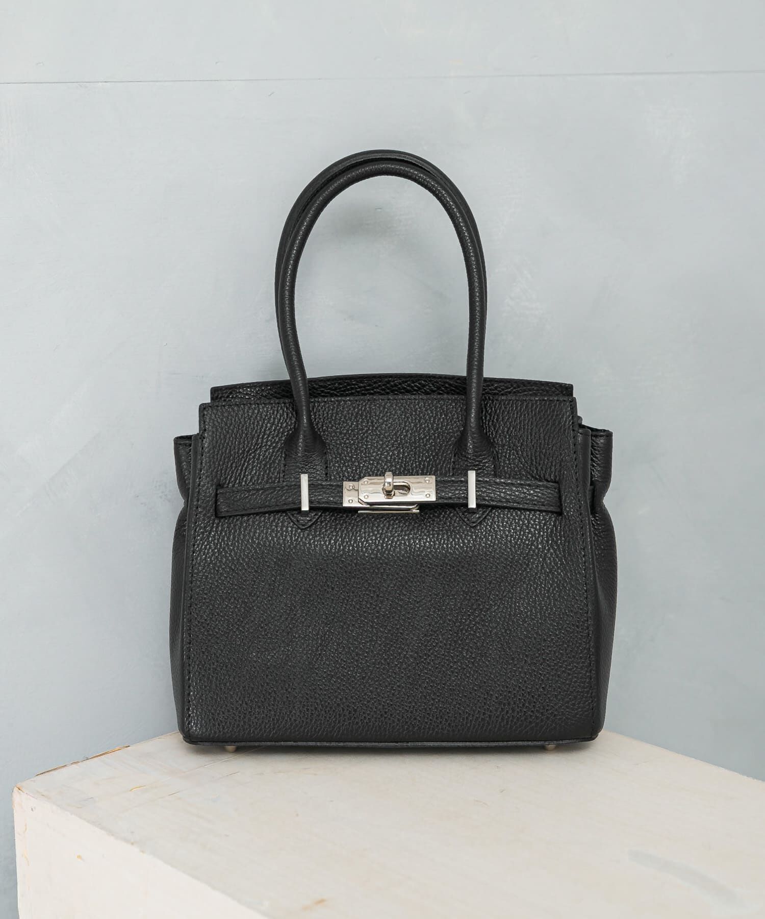 URBAN RESEARCH ROSSO「AULENTTI　ベルト付バッグ」|ハンドバッグ|ブラック