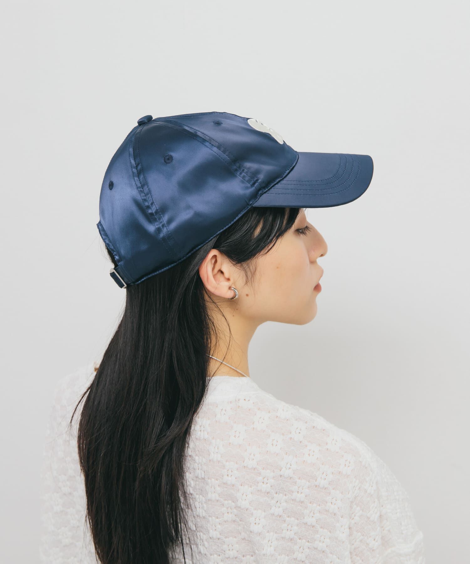  「プランプエンブロイダリーサテンCAP」|キャップ・キャスケット|