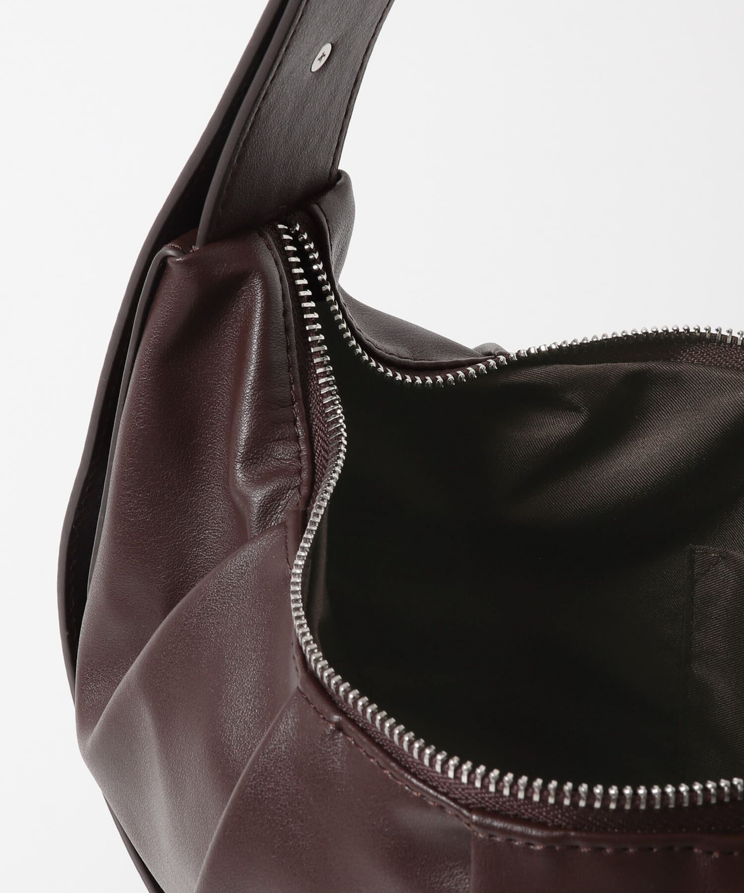 SENSE OF PLACE by URBAN RESEARCH「ハーフムーンタックショルダー」|ショルダー・メッセンジャー|