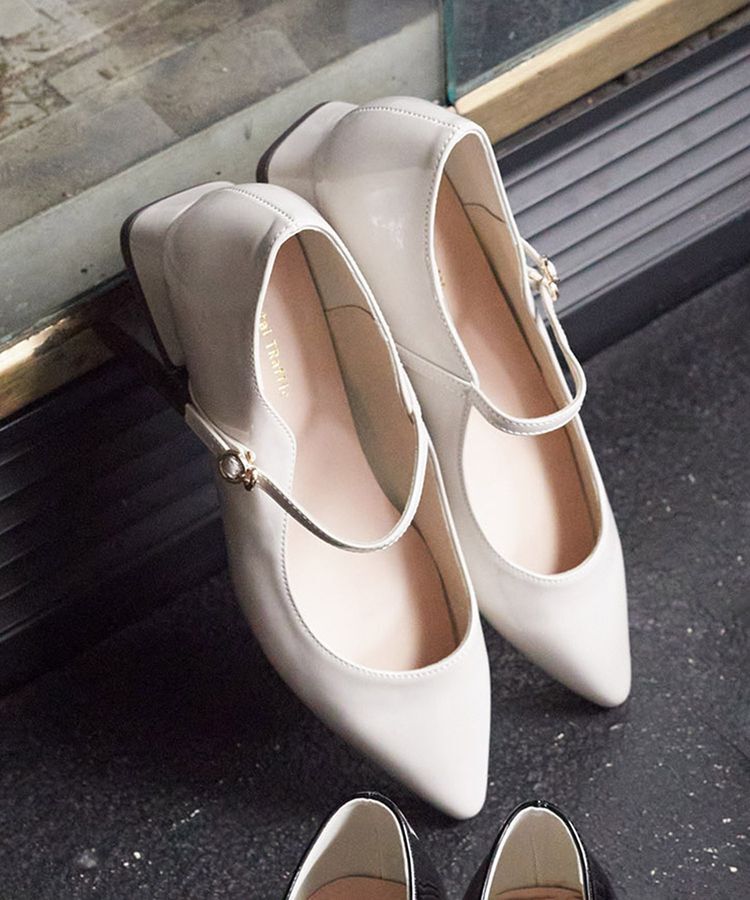 earth music&ecology「ORiental TRaffic エナメルヒールパンプス」|パンプス|Light beige