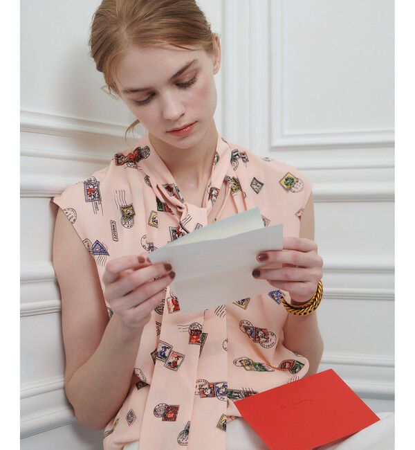 LOULOU WILLOUGHBY「WEB 一部店舗限定【LOULOU WILLOUGHBY】レタープリントリボンブラウス」|シャツ・ブラウス|ピンク