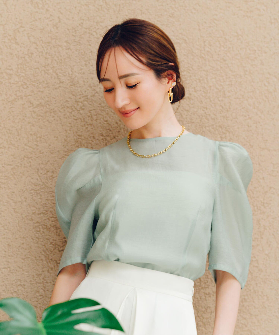 ur's「【星玲奈さんコラボアイテム】パワーショルダーウエストシェイプトップス」|Tシャツ・カットソー|ライトグリーン