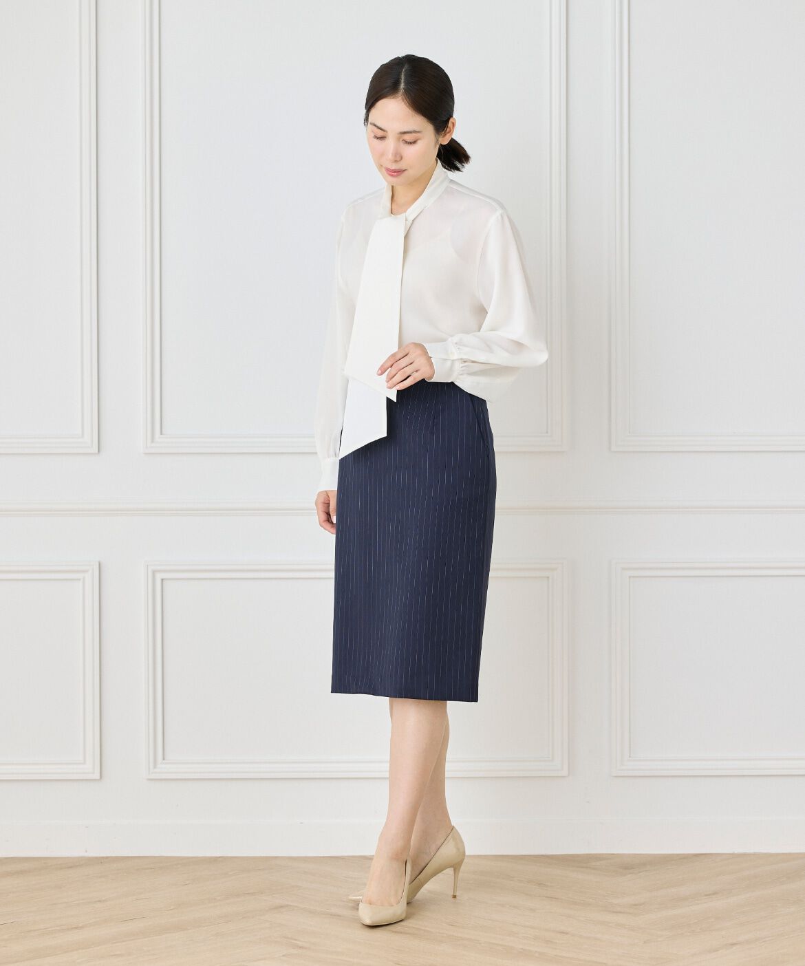 INED「ペンシルスカート《CERRUTI》」|タイト|