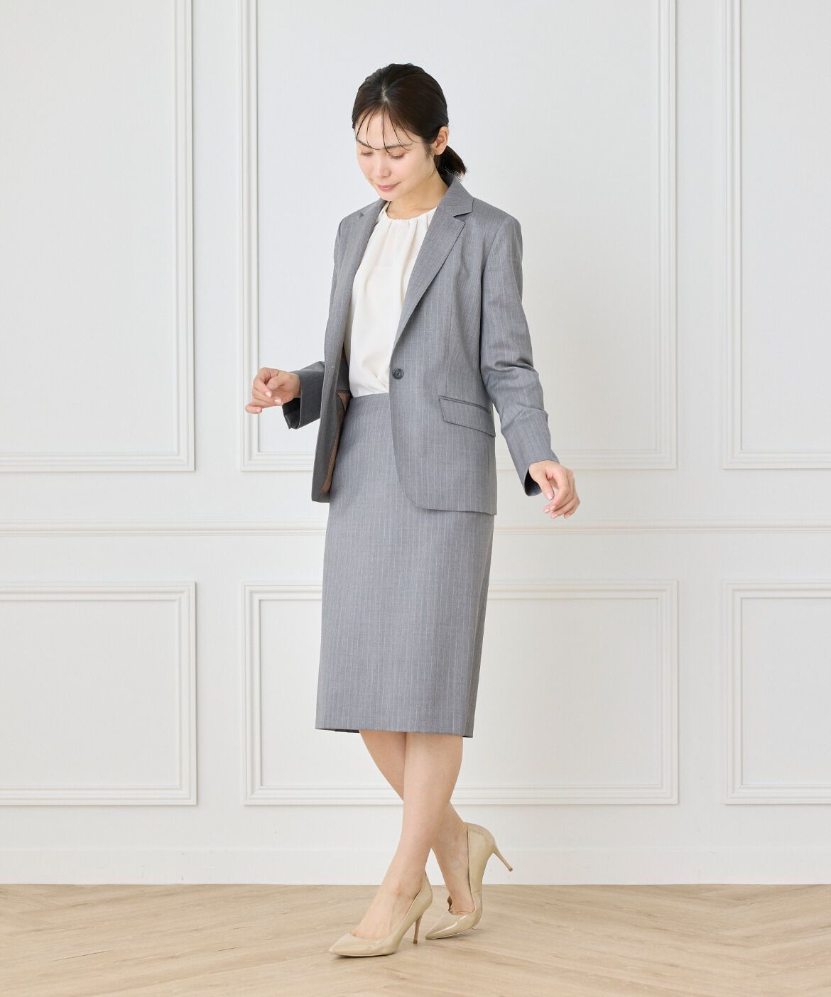 INED「ペンシルスカート《CERRUTI》」|タイト|