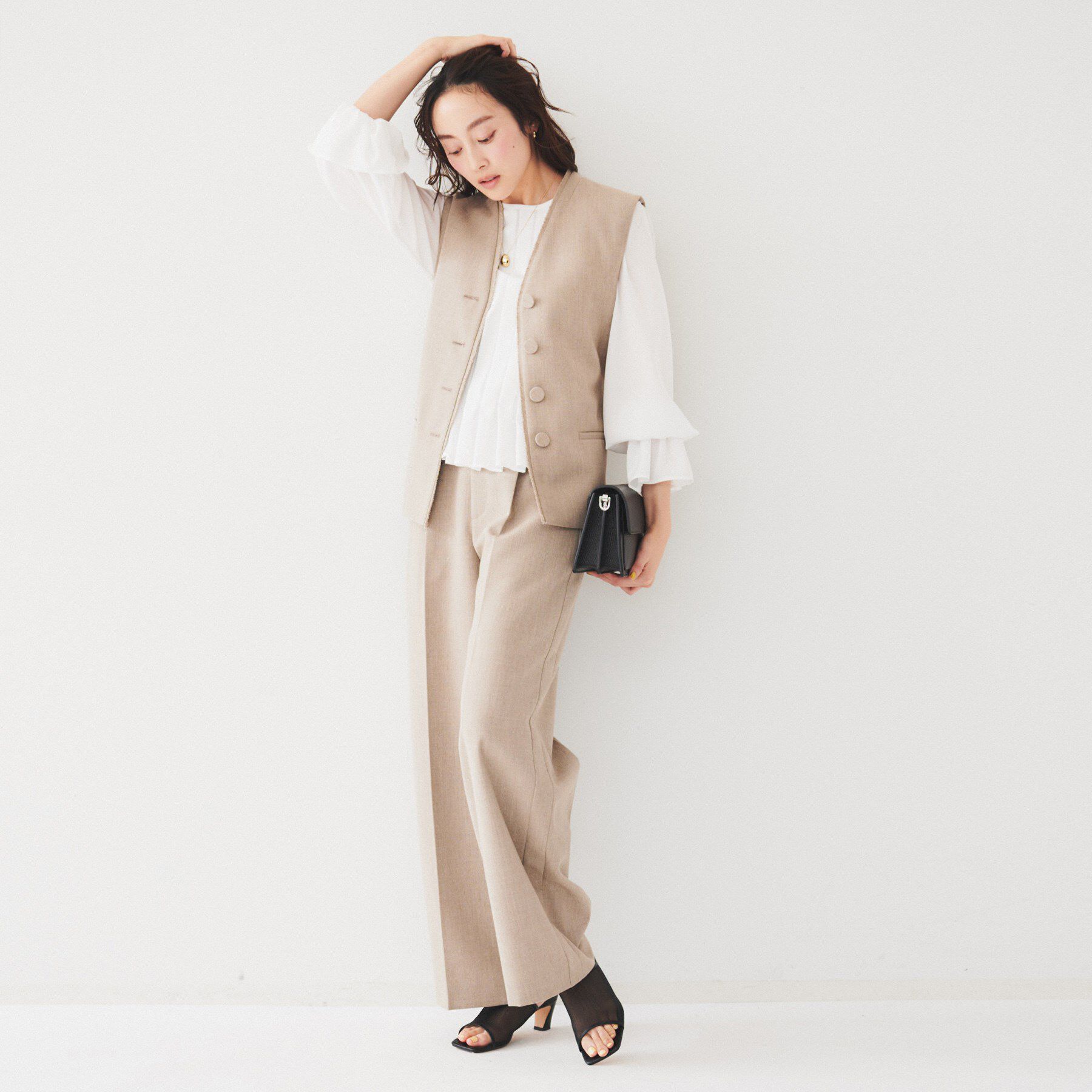 UNTITLED「【光沢/オンオフ使える】フロントタックブラウス」|シャツ・ブラウス|