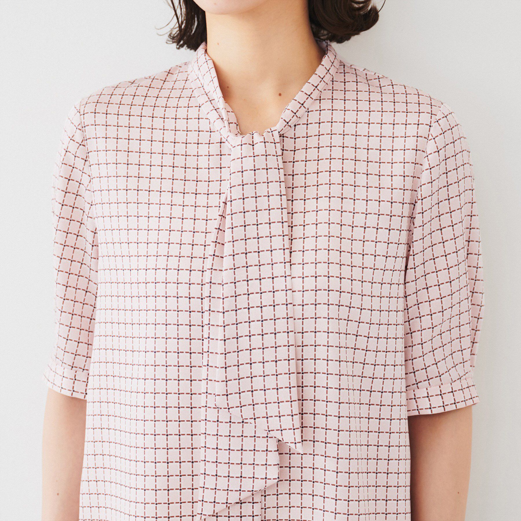 UNTITLED「【通勤/二の腕カバー】ジオメチェック ボウタイブラウス」|シャツ・ブラウス|
