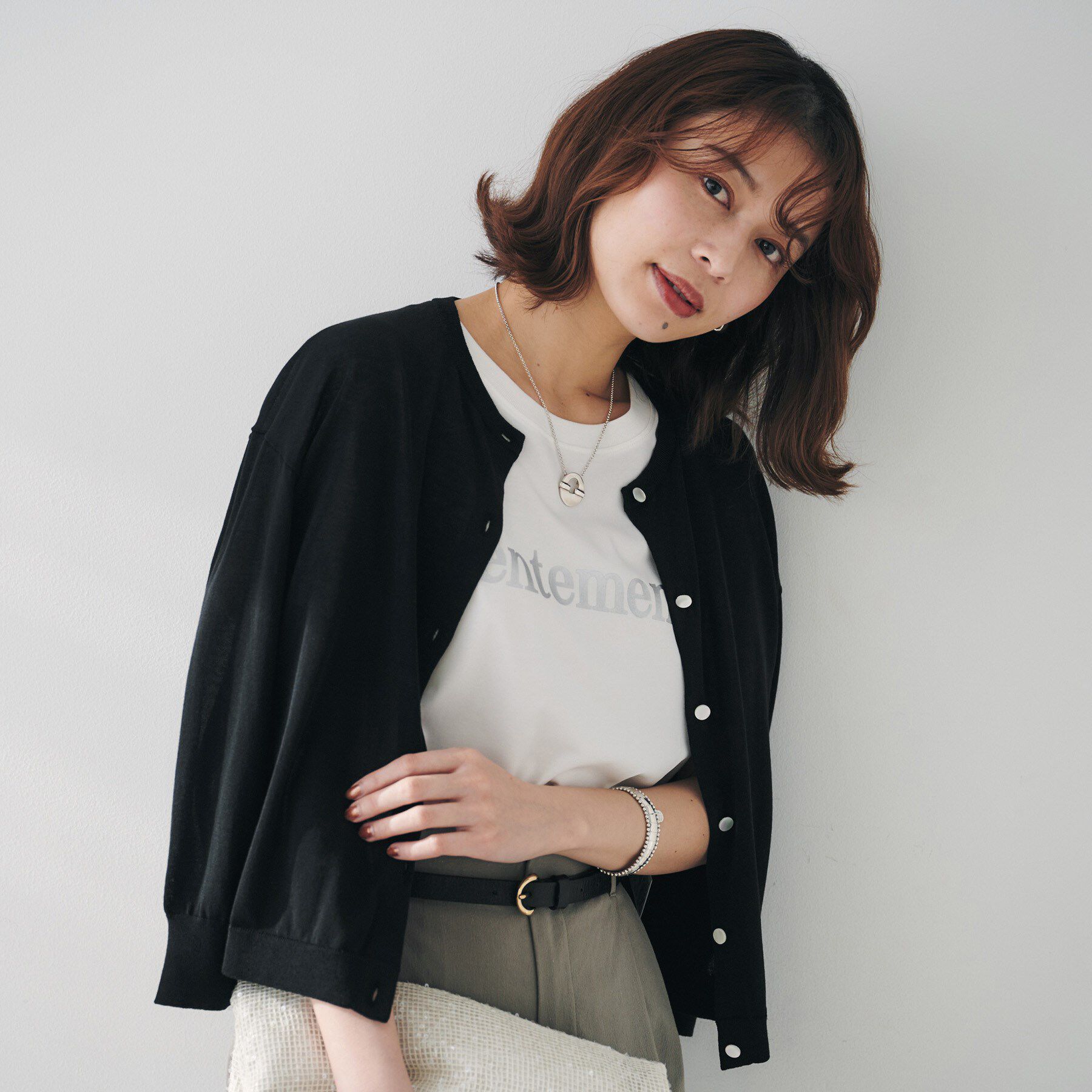 UNTITLED「【短丈/シアー/洗える】ドルマンスリーブカーディガン」|カーディガン|ブラック(019)