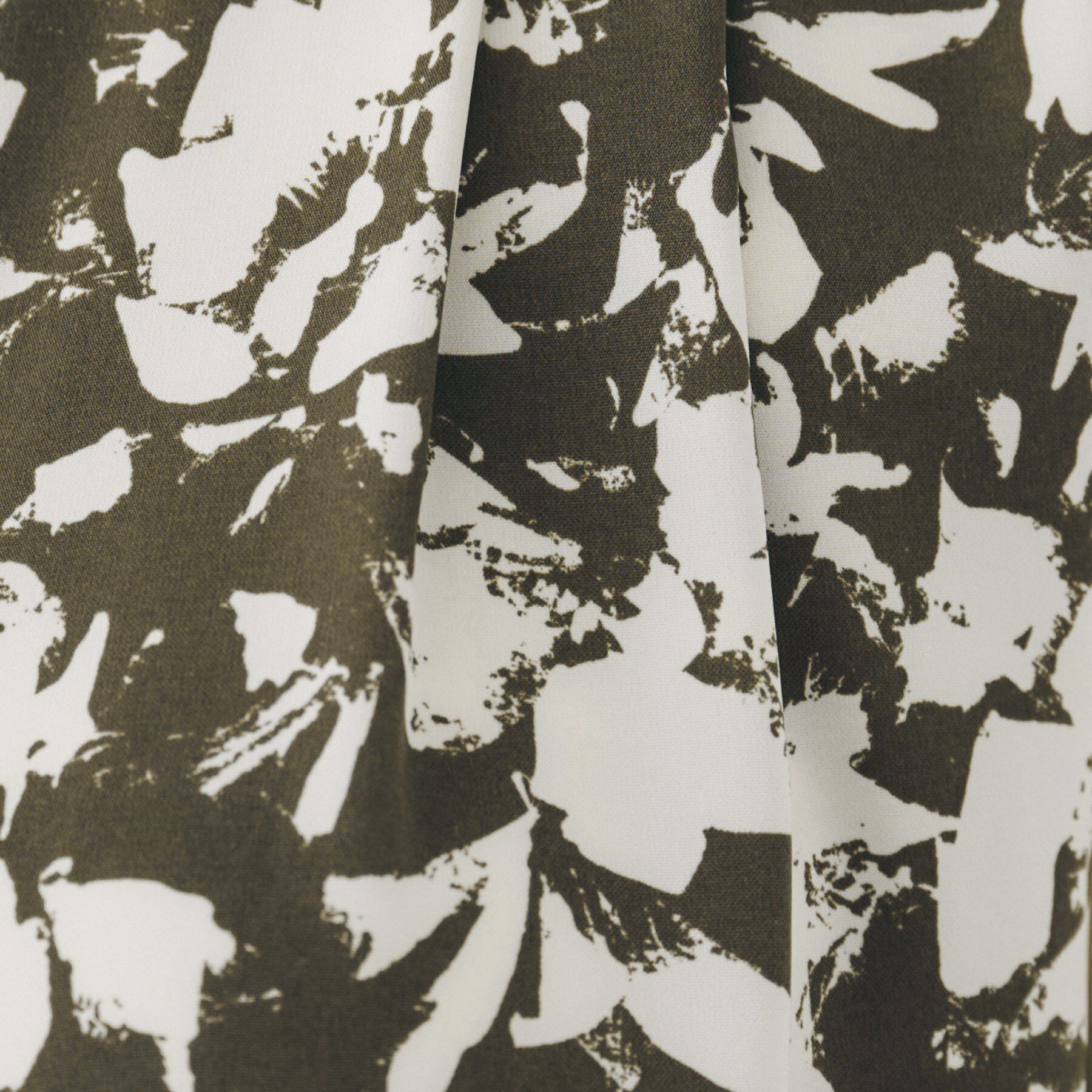 UNTITLED「【セットアップ可/洗える】モザイクフラワー柄ブラウス」|シャツ・ブラウス|