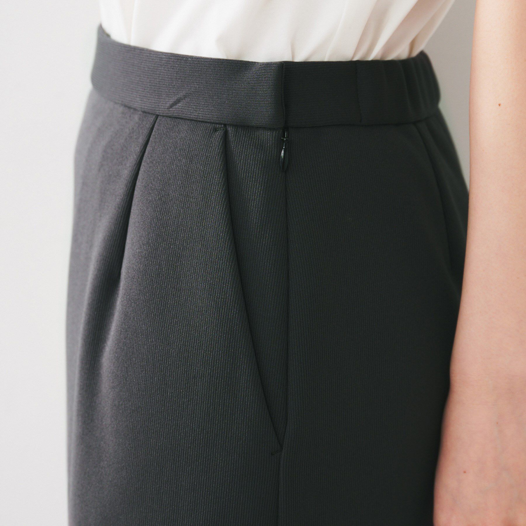 UNTITLED「【後ろウエストゴム/ストレッチ性/オンオフ】ジャージナロースカート」|スカート|