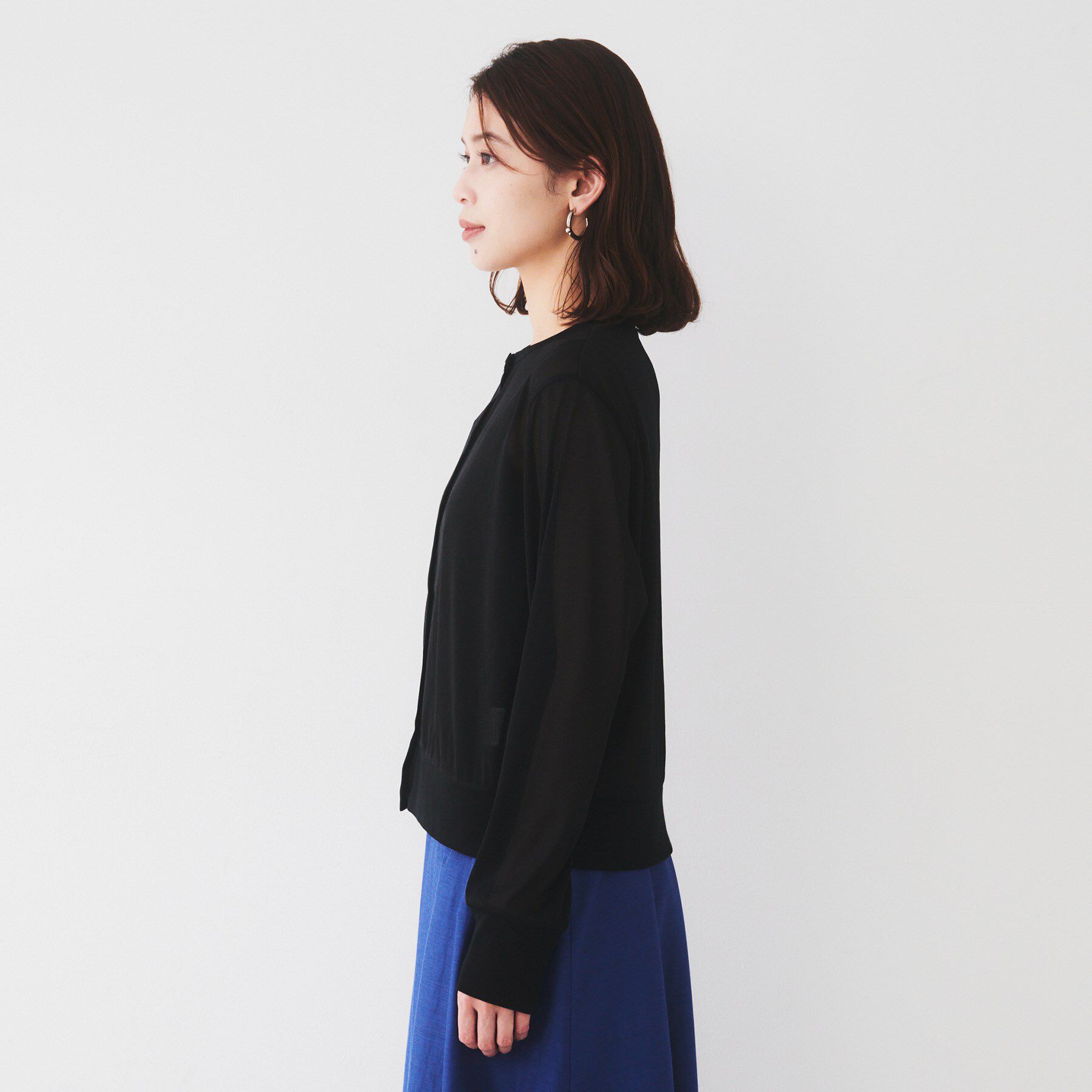 UNTITLED「【洗える/ストレッチ性/短丈】クルーネックシアーカーディガン」|カーディガン|