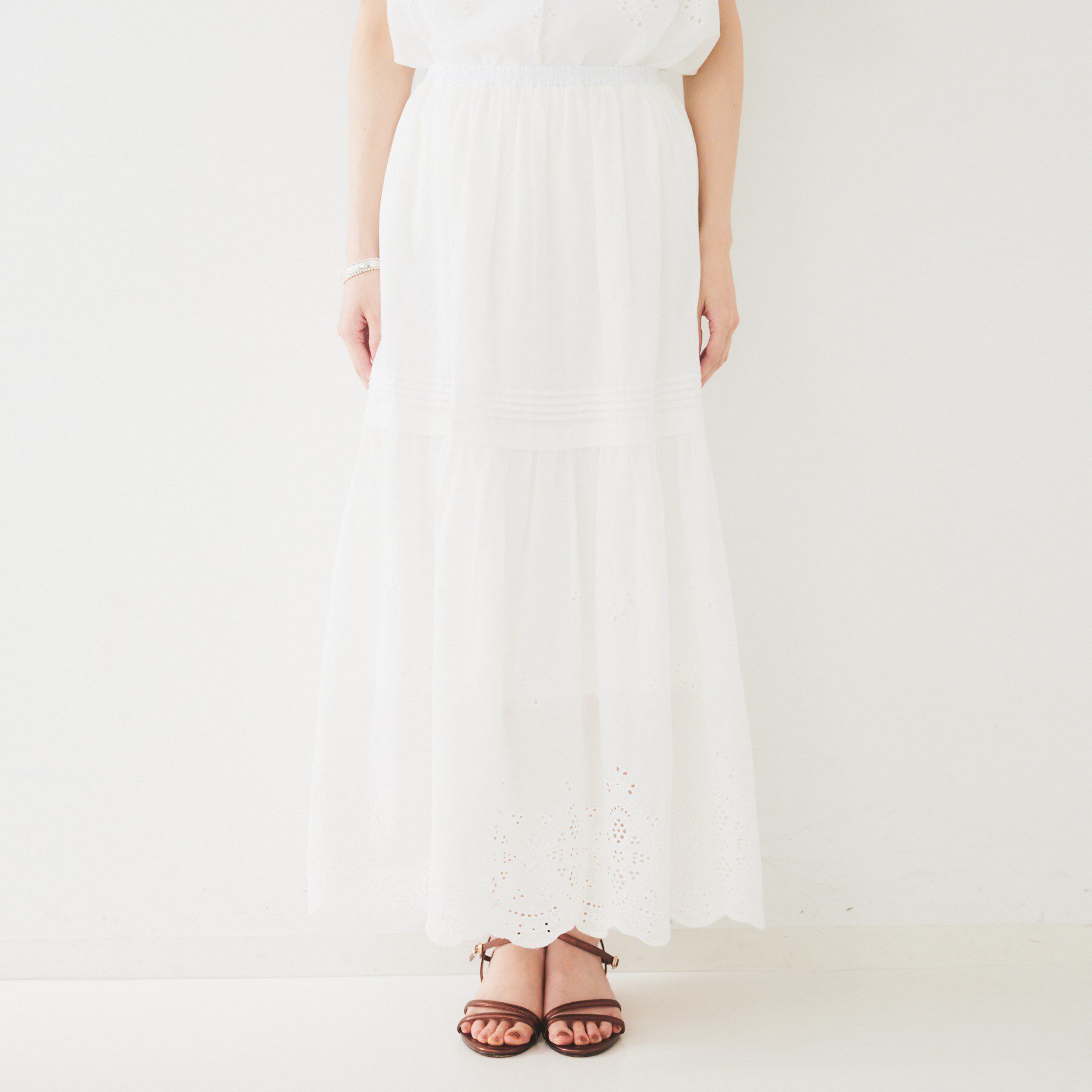 UNTITLED「【セットアップ可/コットン100】スカラップ刺繍スカート」|スカート|