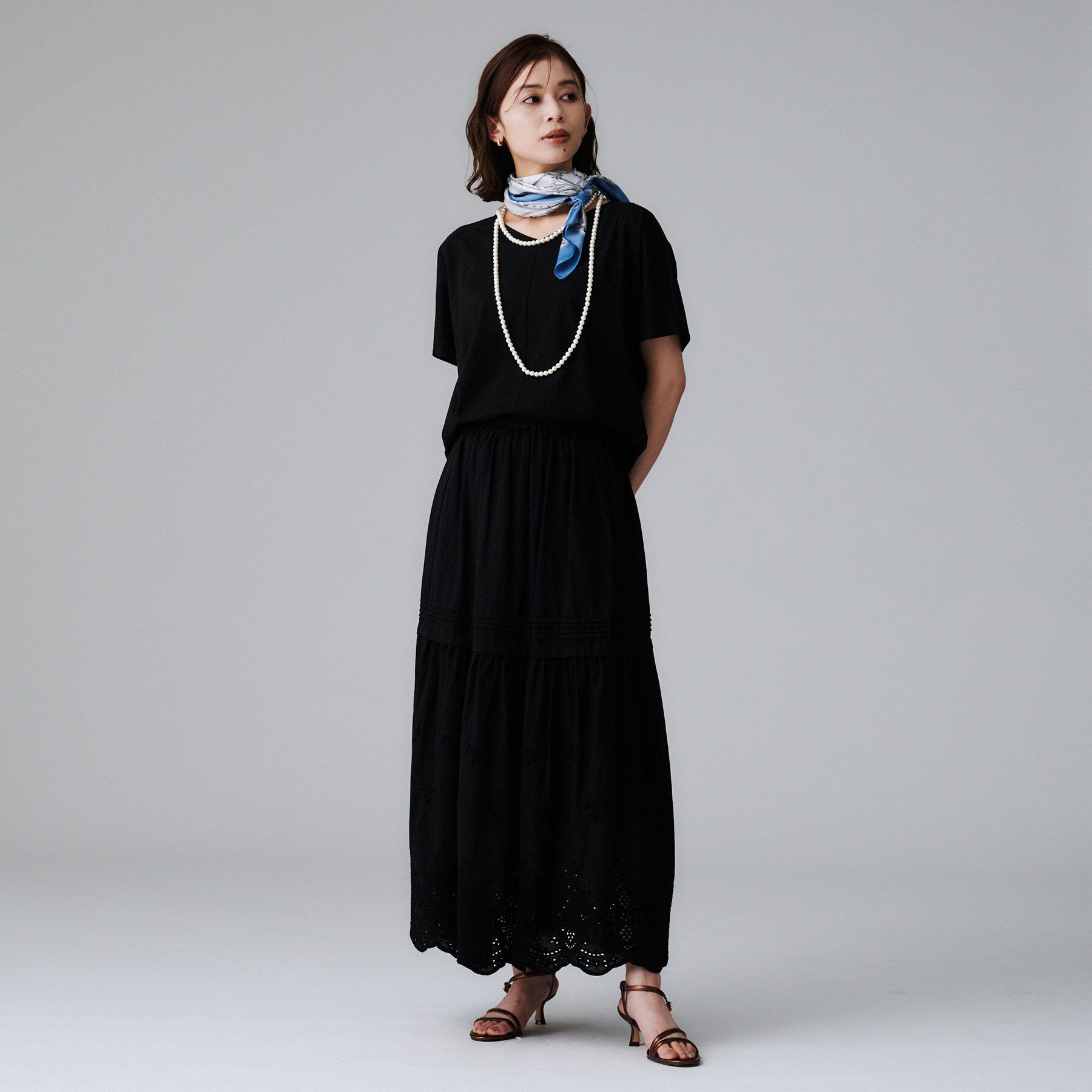 UNTITLED「【接触冷感/洗える】Vネックコットンプルオーバー」|Tシャツ・カットソー|