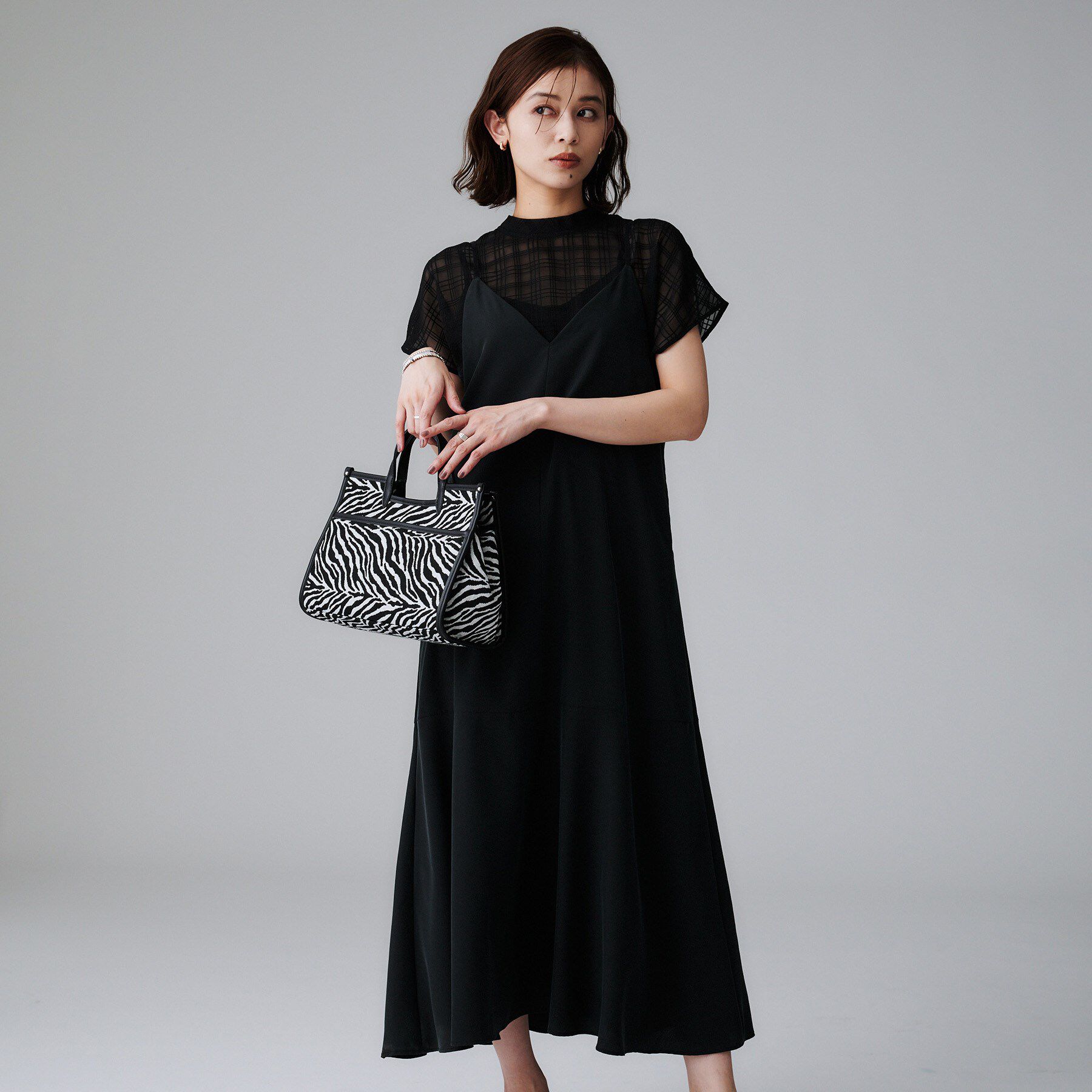 UNTITLED「【洗える/肩紐調節可能】パウダーキャミワンピース」|ワンピース|ブラック(019)