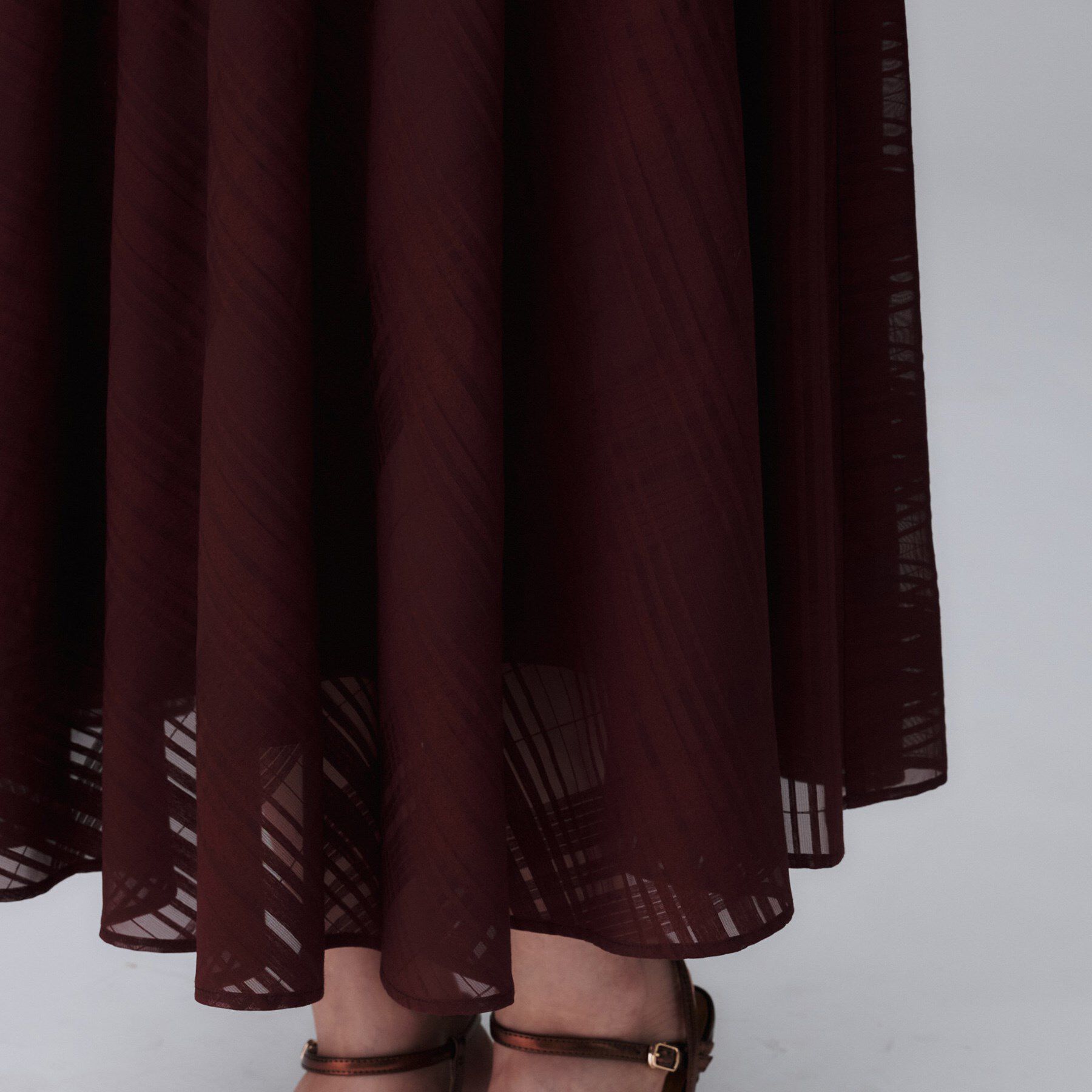 UNTITLED「【セットアップ可/後ろウエストゴム】シアーチェックスカート」|スカート|