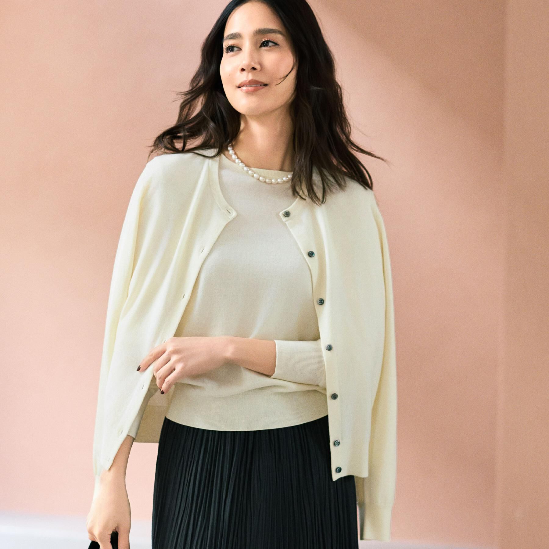 UNTITLED「【洗える/アンサンブル可/ウール100%】ウールクルーカーディガン」|カーディガン|オフホワイト(003