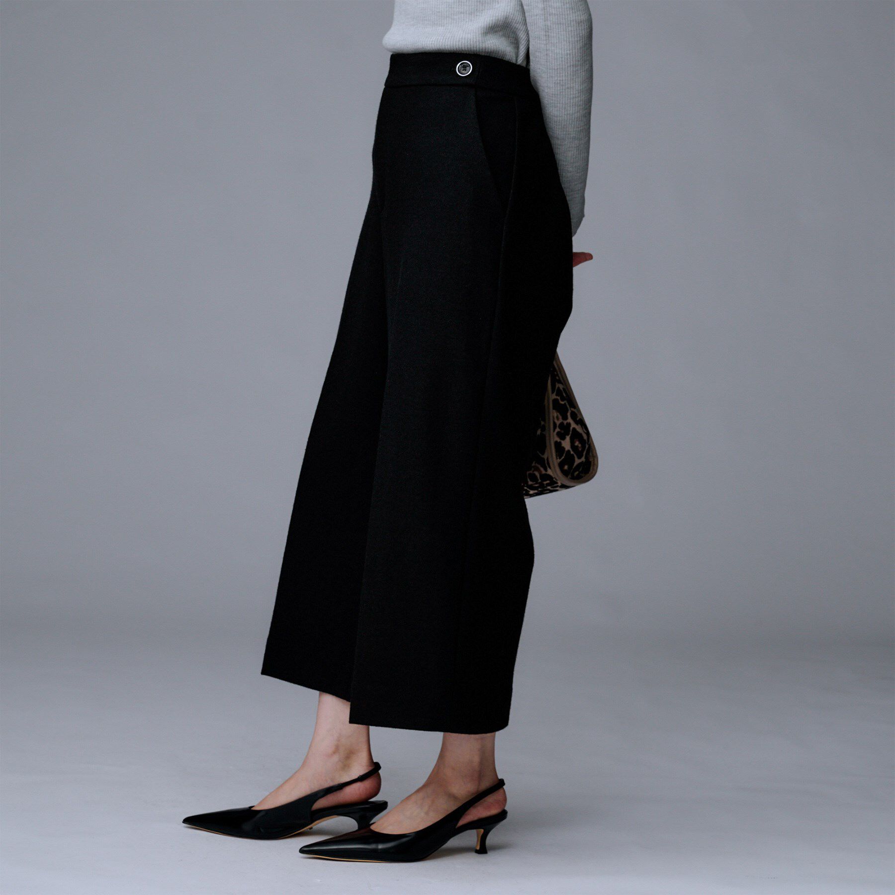 UNTITLED「【ウール100%/ウエスト後ろゴム】 クロップドワイドパンツ」|その他|