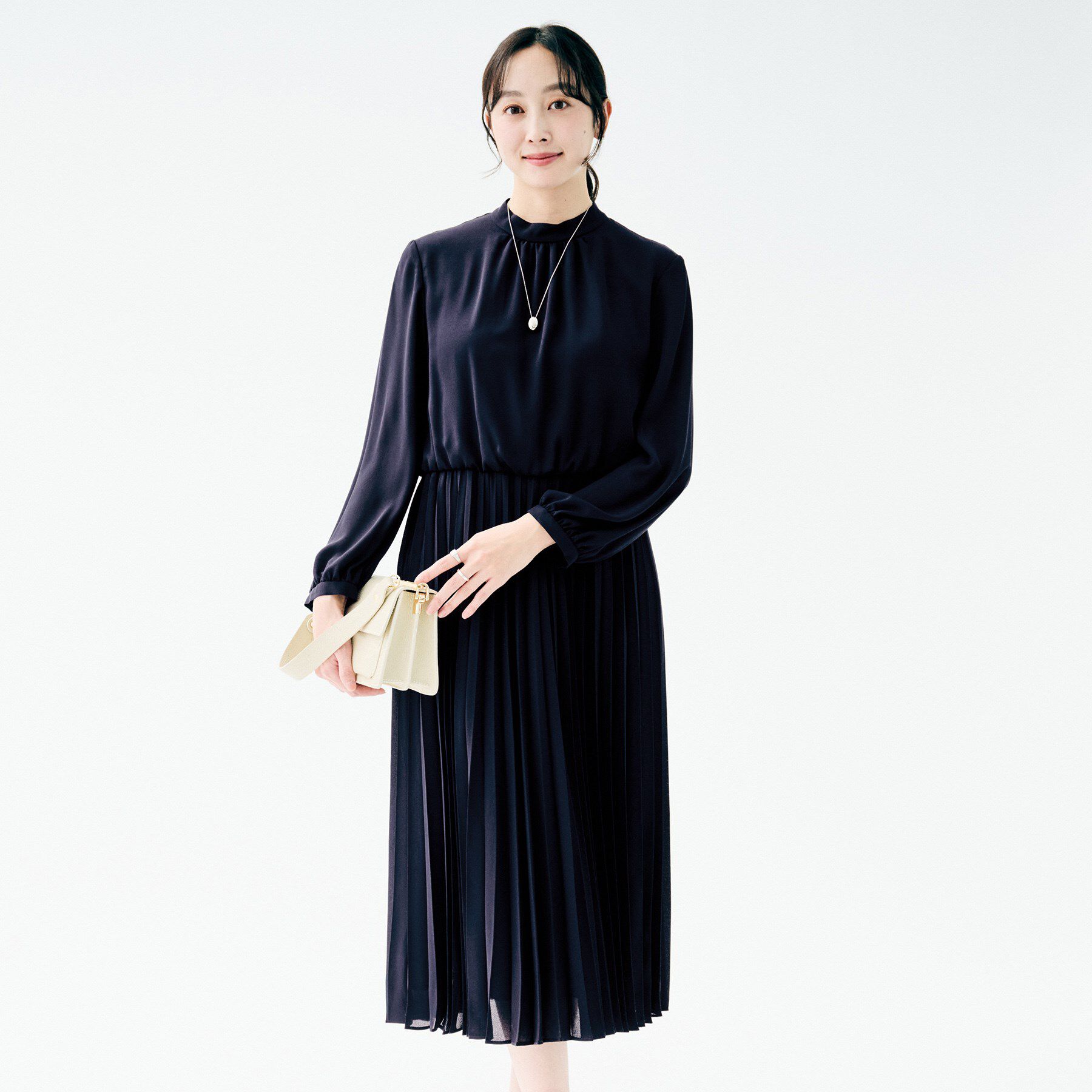 UNTITLED「【フォーマル/洗える】ボウタイ プリーツワンピース」|ワンピース|