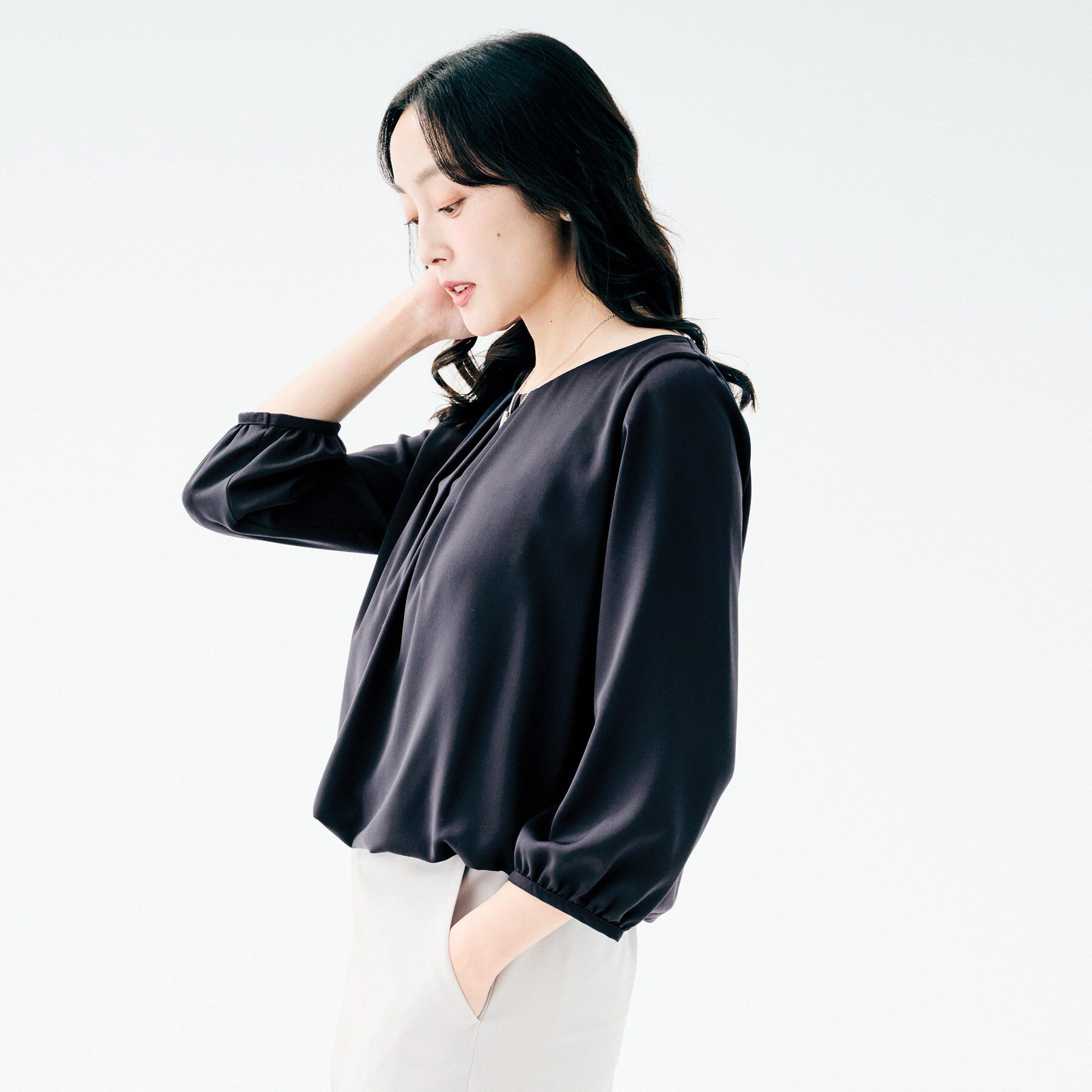 UNTITLED「【透けにくい/ウエストイン見え】タックブラウス」|シャツ・ブラウス|