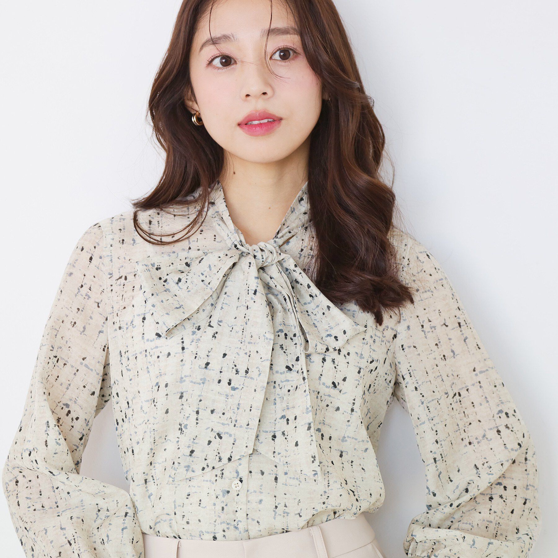 COUP DE CHANCE「【手洗い可／一枚着／ジャケットイン】プリントボウブラウス」|シャツ・ブラウス|