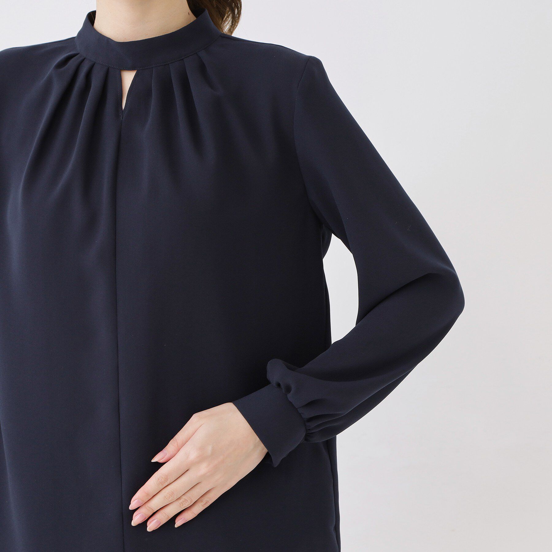 COUP DE CHANCE「【手洗い可/日本製/通勤】ネックデザインブラウス」|シャツ・ブラウス|