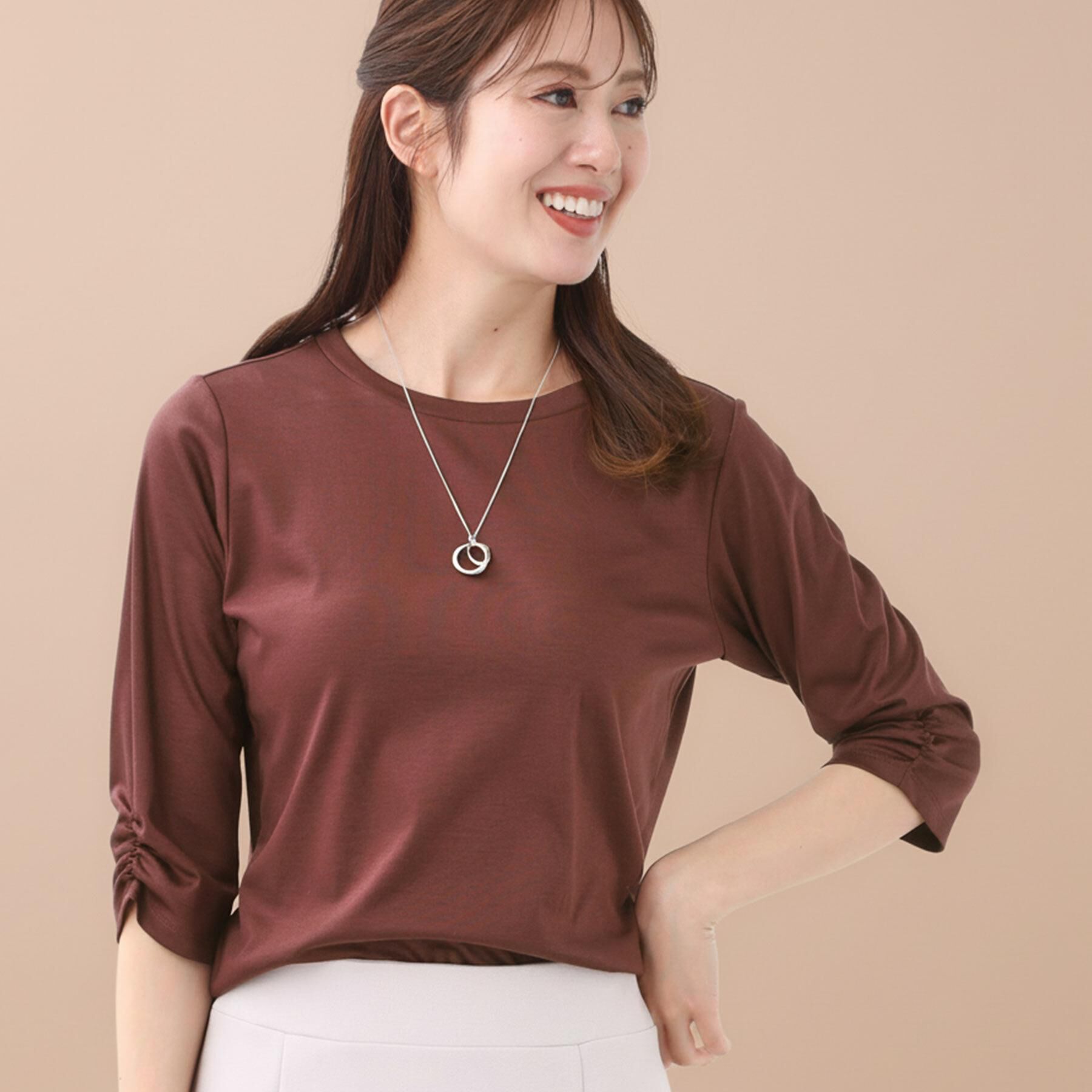 Reflect「【アウターを着てもすっきり／手洗い可／インナーにおすすめ◎】六分袖プルオーバージャージ」|Tシャツ・カットソー|ブラウン(043)