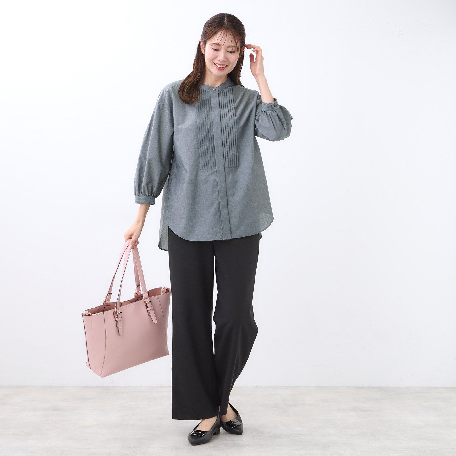 Reflect「【程よいゆとり感／体型カバー】ピンタックデザインシャンブレーブラウス」|シャツ・ブラウス|