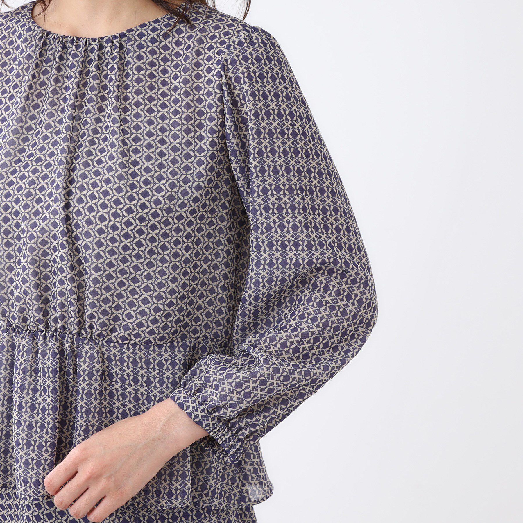 Reflect「【きちんと見え／セットアップ可／通勤におすすめ◎】ペプラムプリントブラウス」|シャツ・ブラウス|