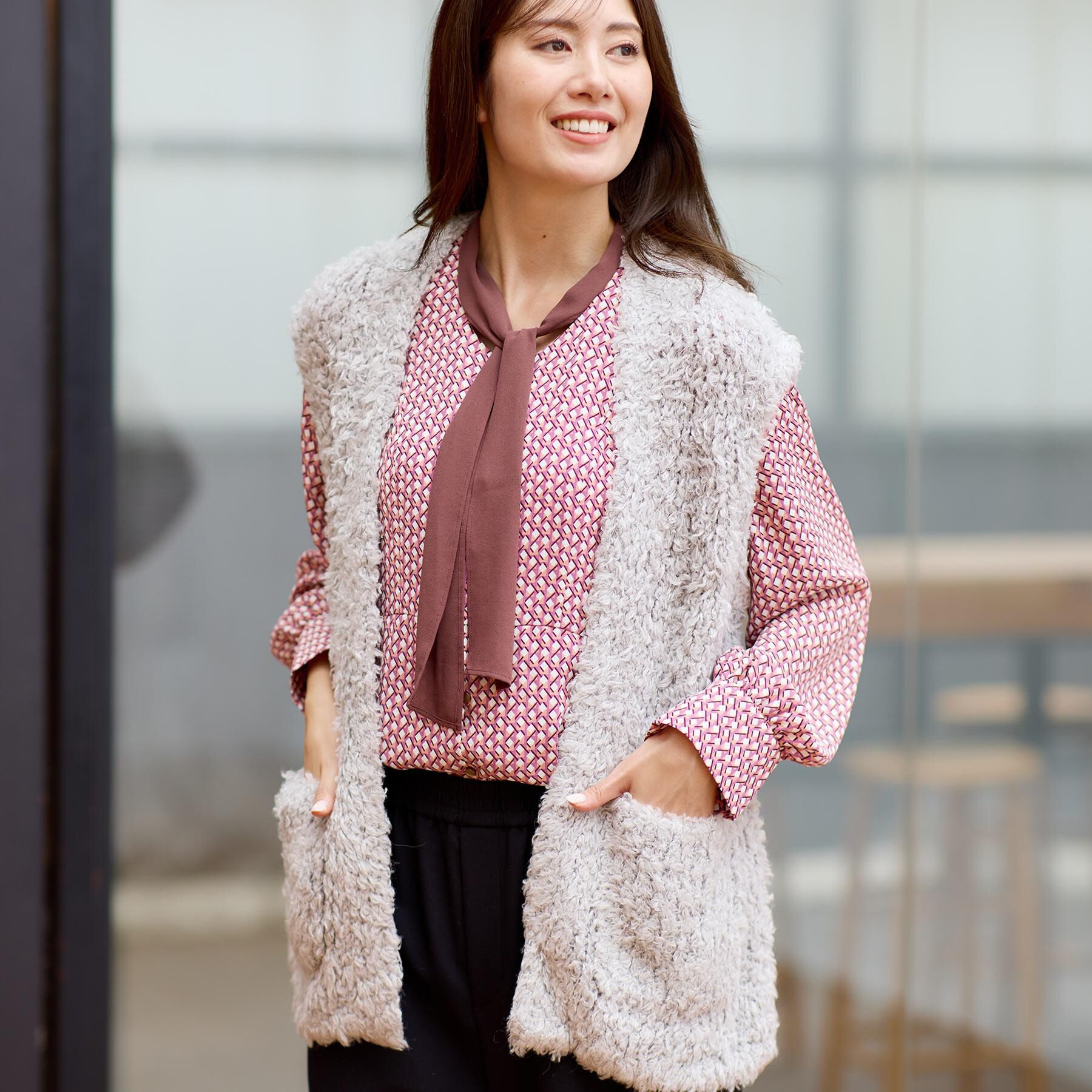 Reflect「【秋映え／ふんわり軽い／ゆったりシルエット】ファンシーヤーンベスト」|ベスト・ジレ|チャコールグレー(0