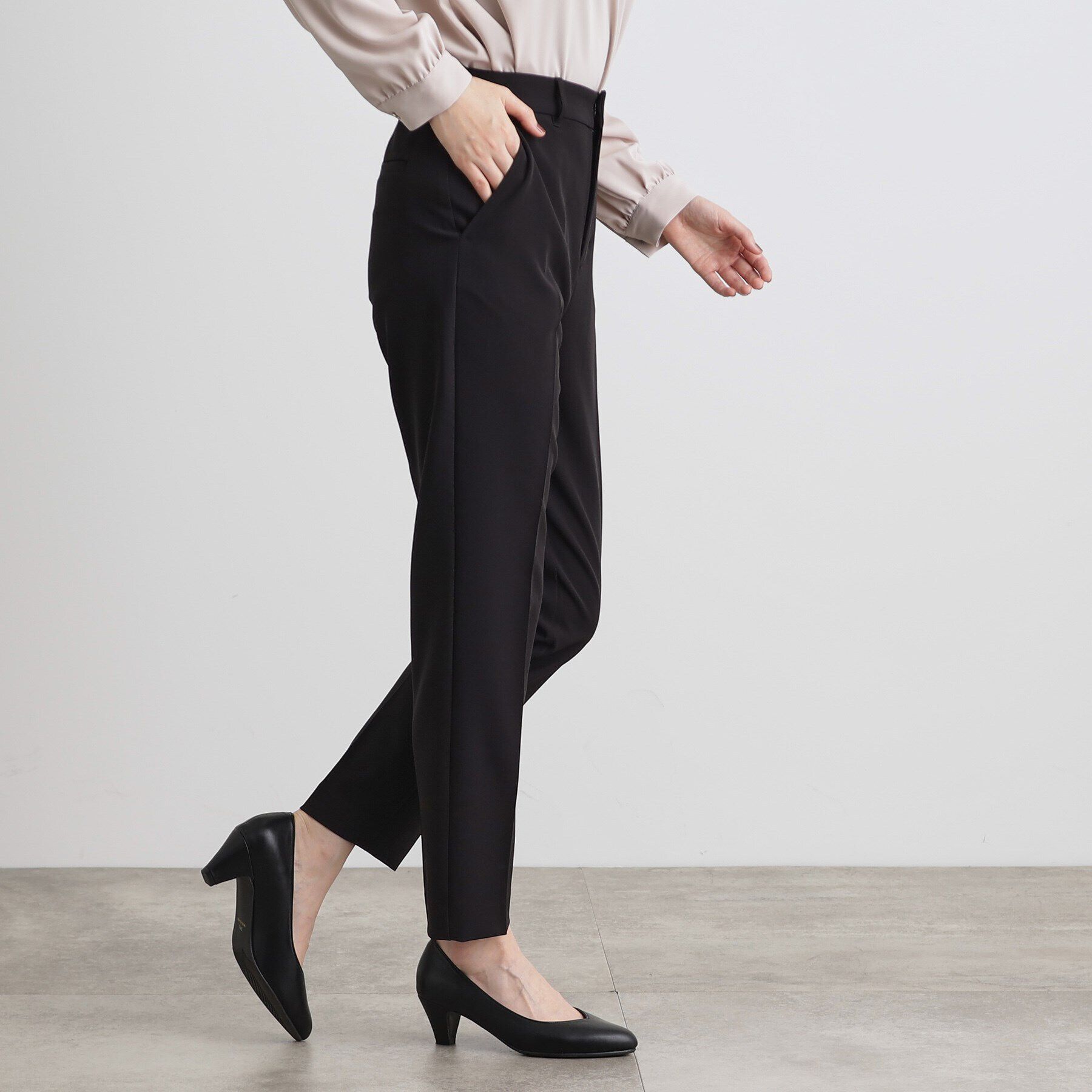 grove「しなやかストレッチ イージーケアテーパードパンツ」|その他|