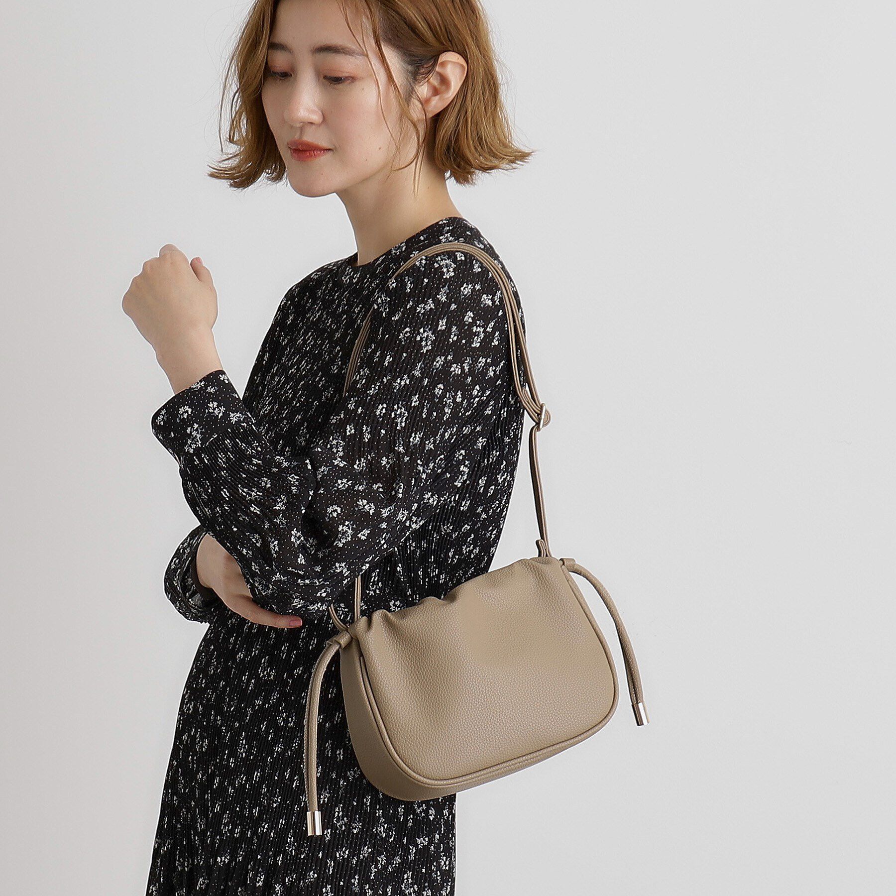 grove「【雑誌掲載】ラウンド巾着ショルダー」|ショルダー・メッセンジャー|