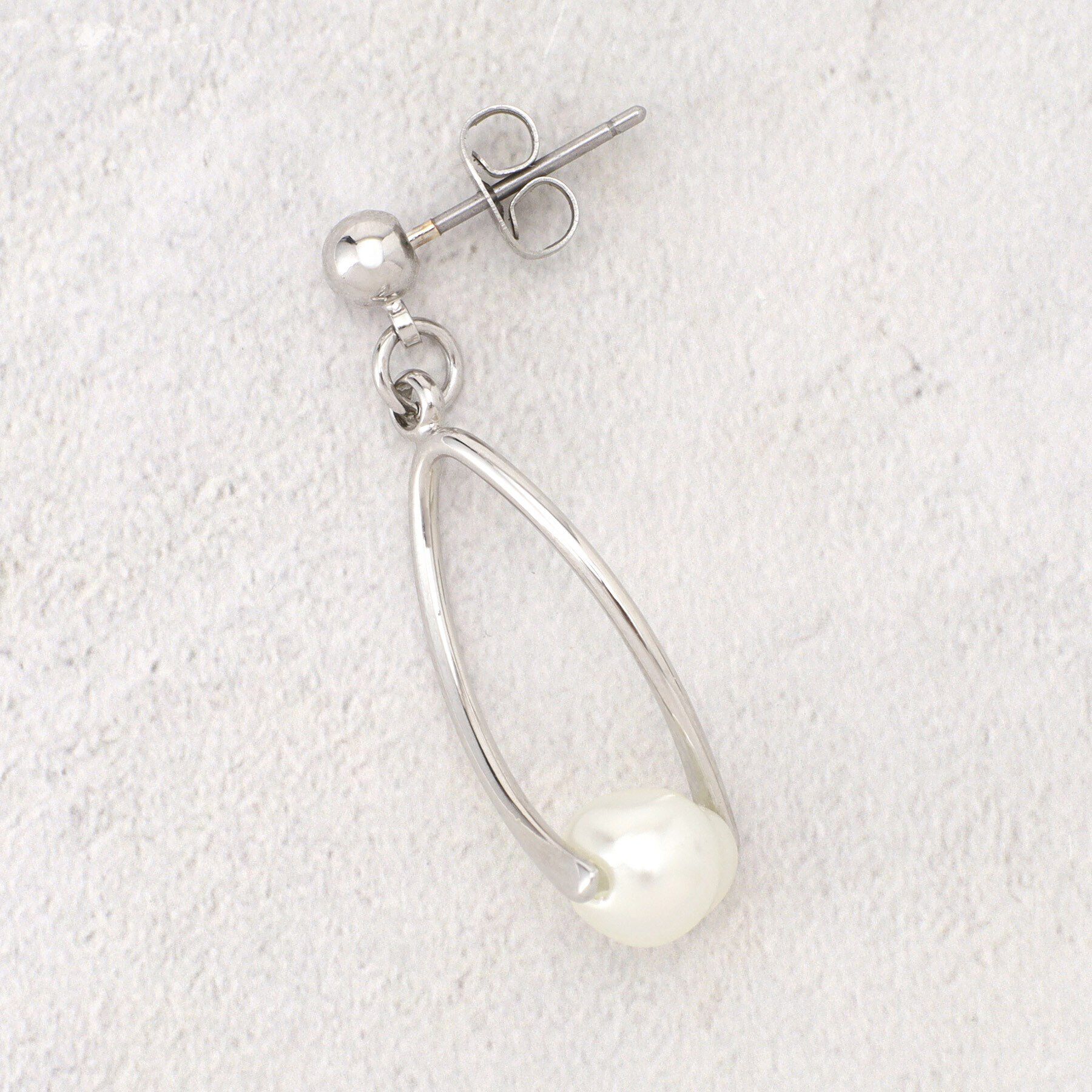 grove「メタルオーバルパール調ピアス」|ピアス|