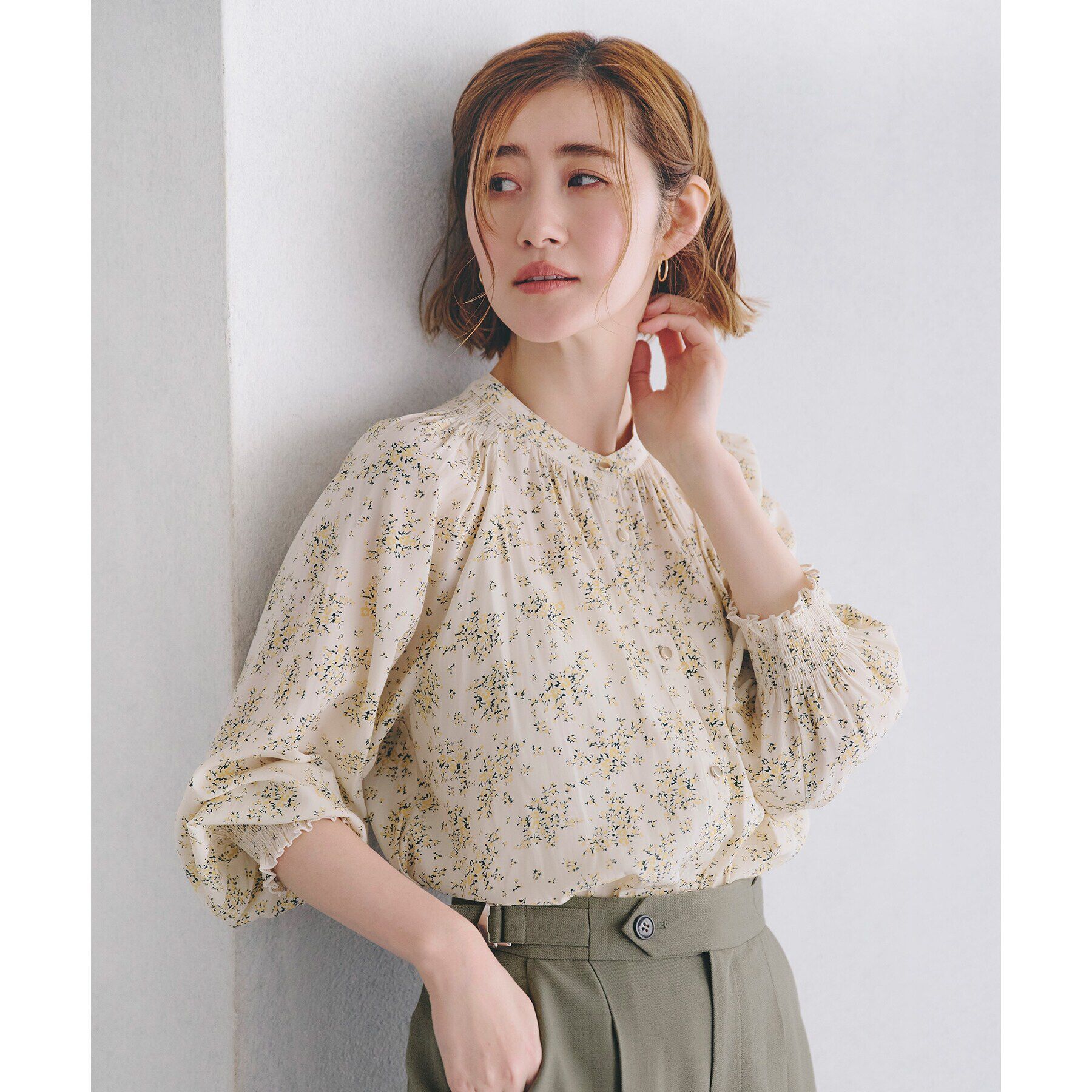 grove「【デイリーから特別な日まで】華やかさを纏うヴィンテージサテンブラウス」|シャツ・ブラウス|オフフラワー(103