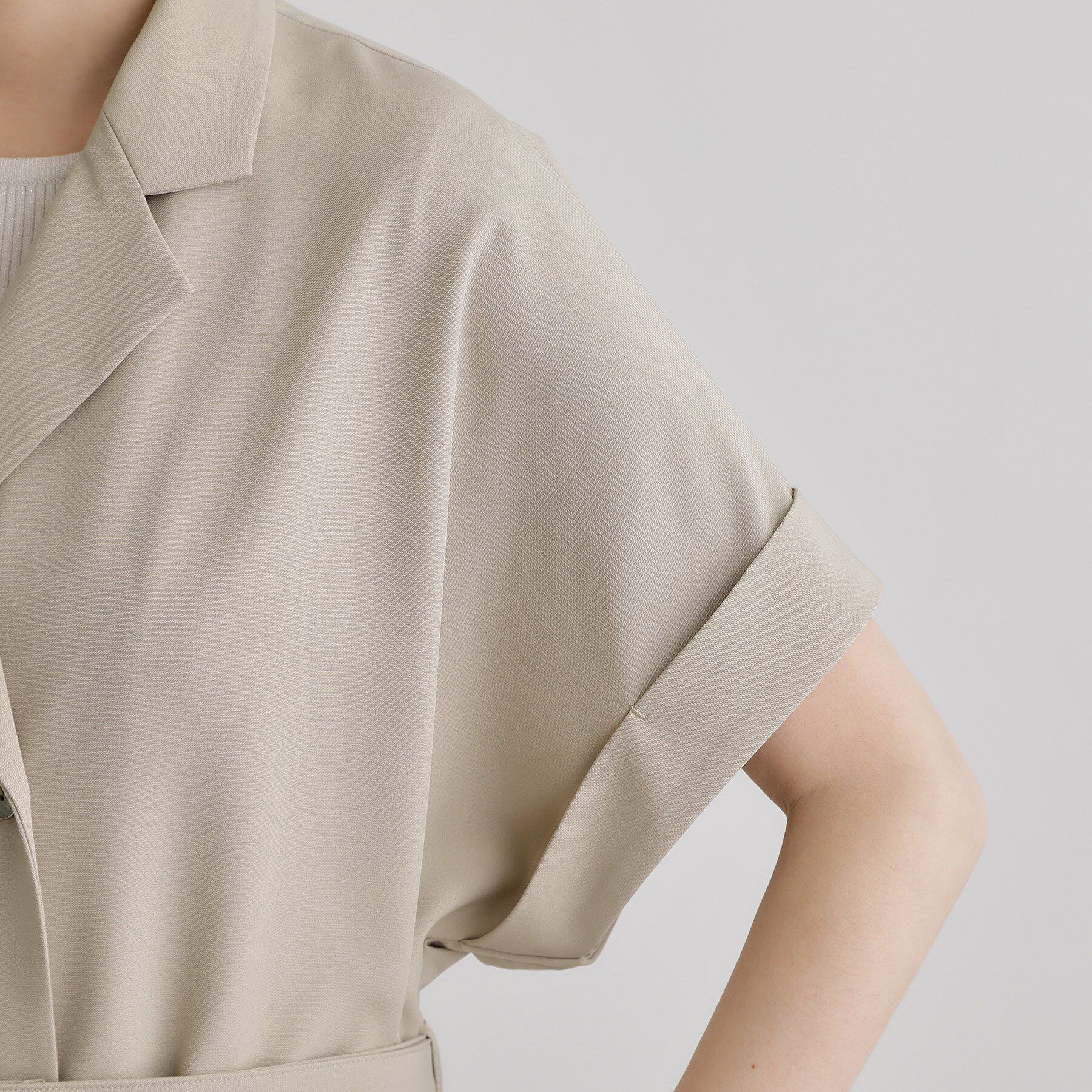 grove「【雑誌掲載】シーズレスで使えるトレンチライク2WAYワンピース」|ワンピース|