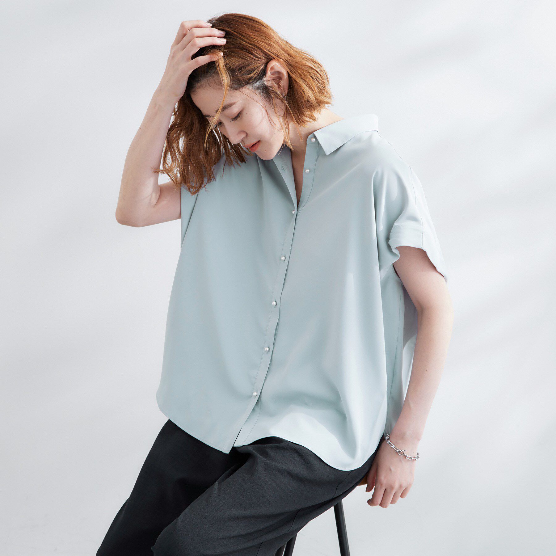 grove「【雑誌掲載】お手入れ楽ちんが嬉しい機能付き！大人のキレイとろみシャツ」|シャツ・ブラウス|