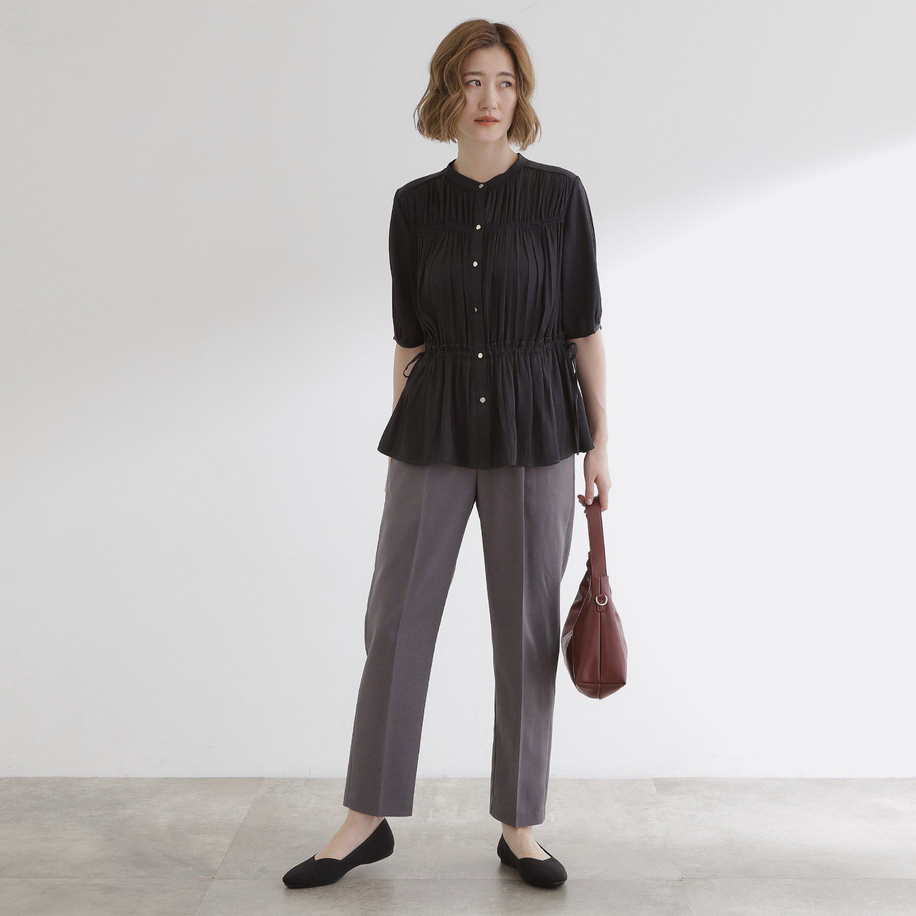 grove「【二の腕/体型カバー】メリハリシルエットが叶うシャーリングブラウス」|シャツ・ブラウス|