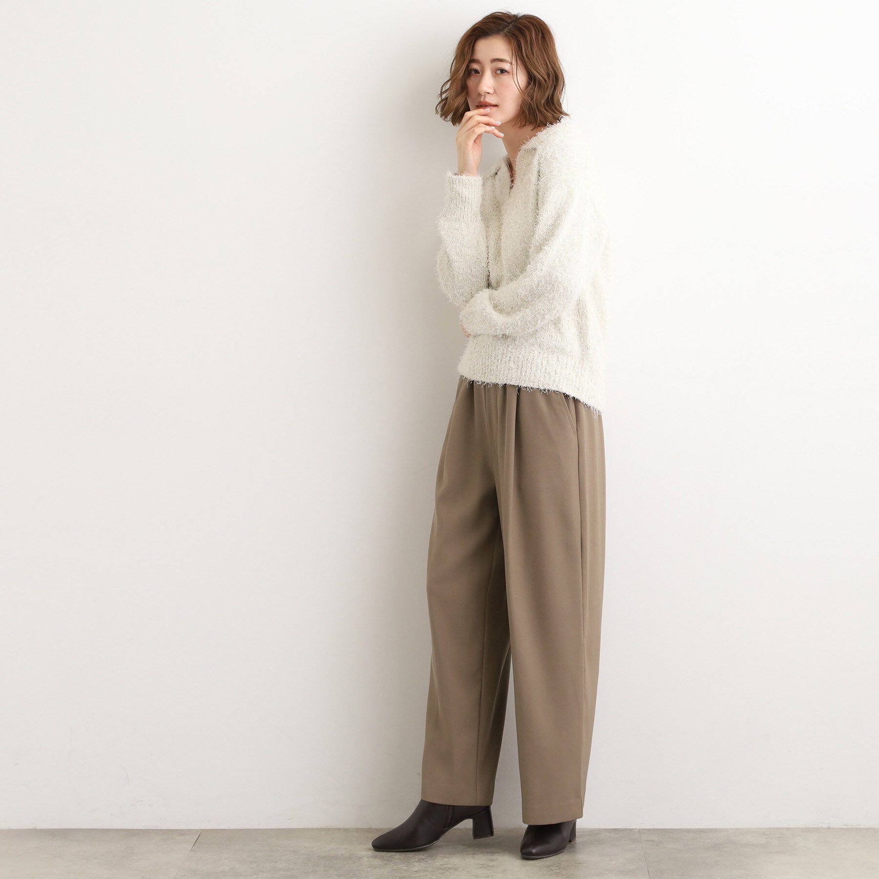 grove「きれい見えとリラックス感を両立。秋の大人カジュアルに効くイージーパンツ」|その他|