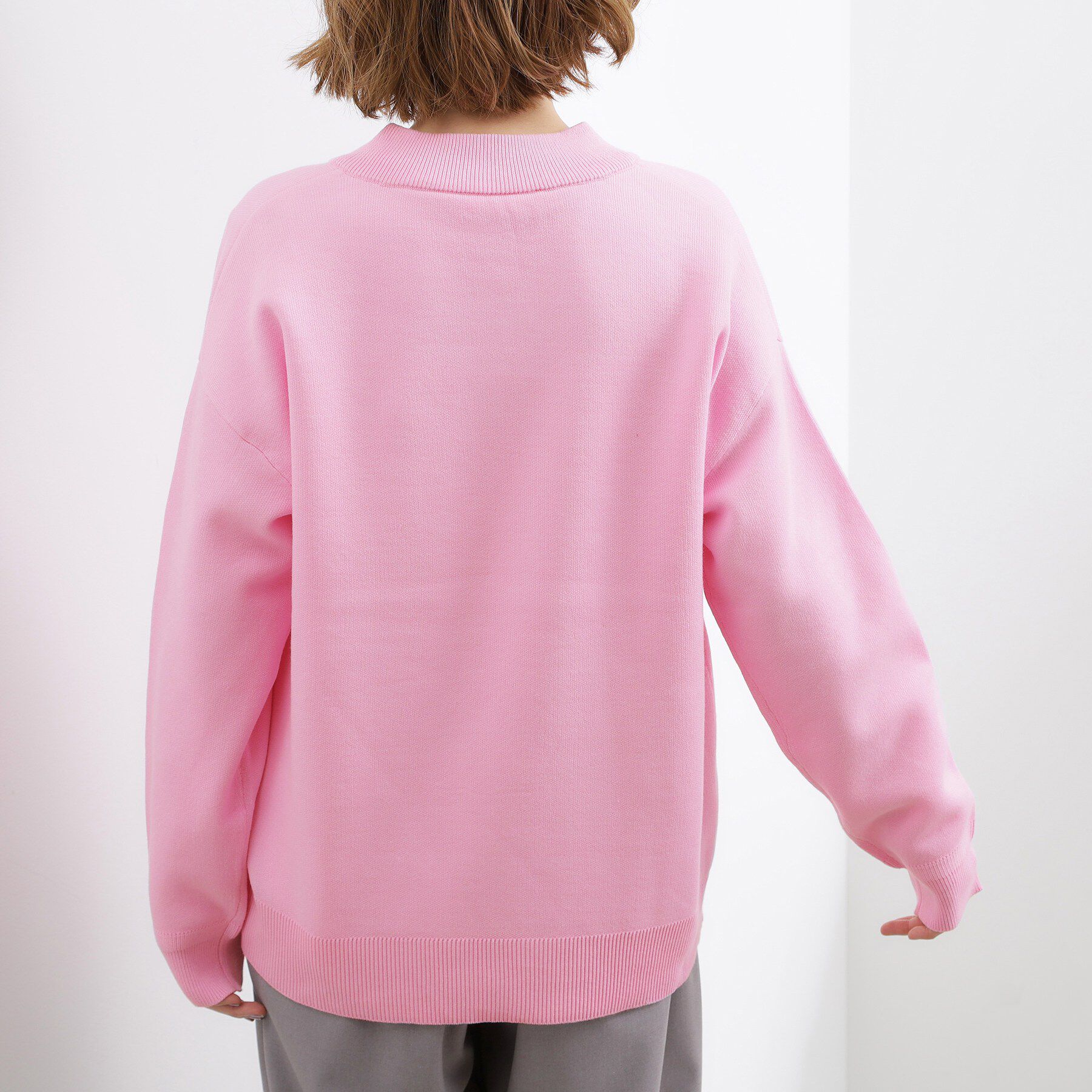 grove「ラフさときれいめを両立する、大人のスウェットライクVネックニット」|ニット・セーター|