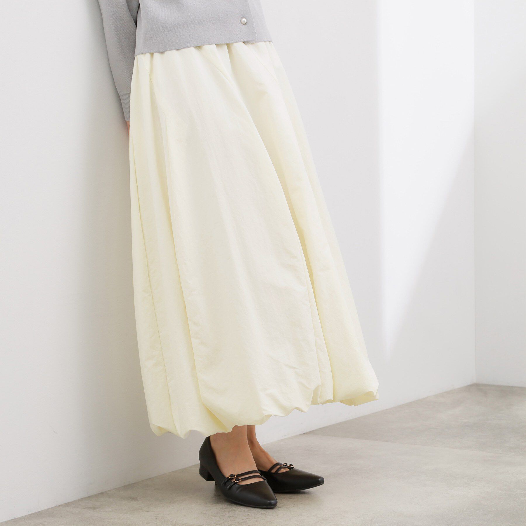 grove「軽やかに揺れて、旬のムードを纏う エスカルゴバルーンスカート」|スカート|オフ(003)