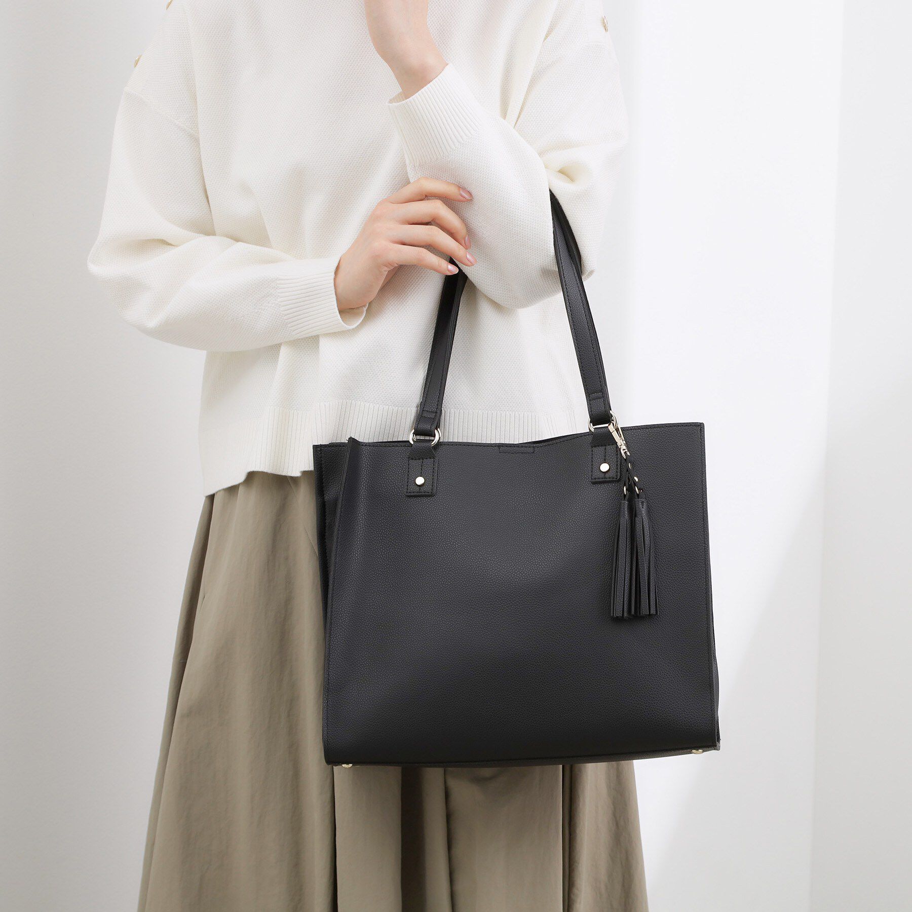 grove「【人間工学/A4】ダブルタッセル中仕切りトート」|トートバッグ|ブラック(019)