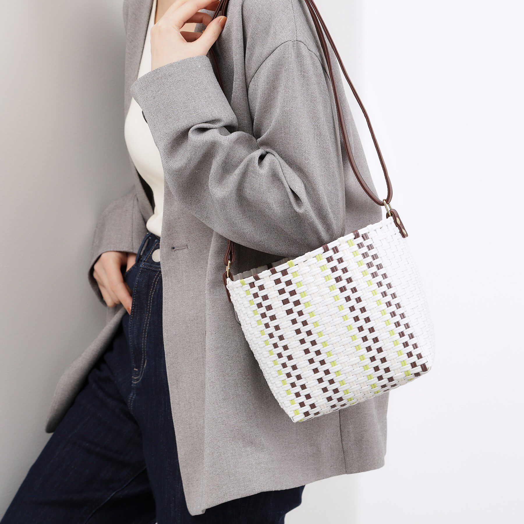 grove「メルカド巾着ショルダー」|ショルダー・メッセンジャー|ブラウン(043)