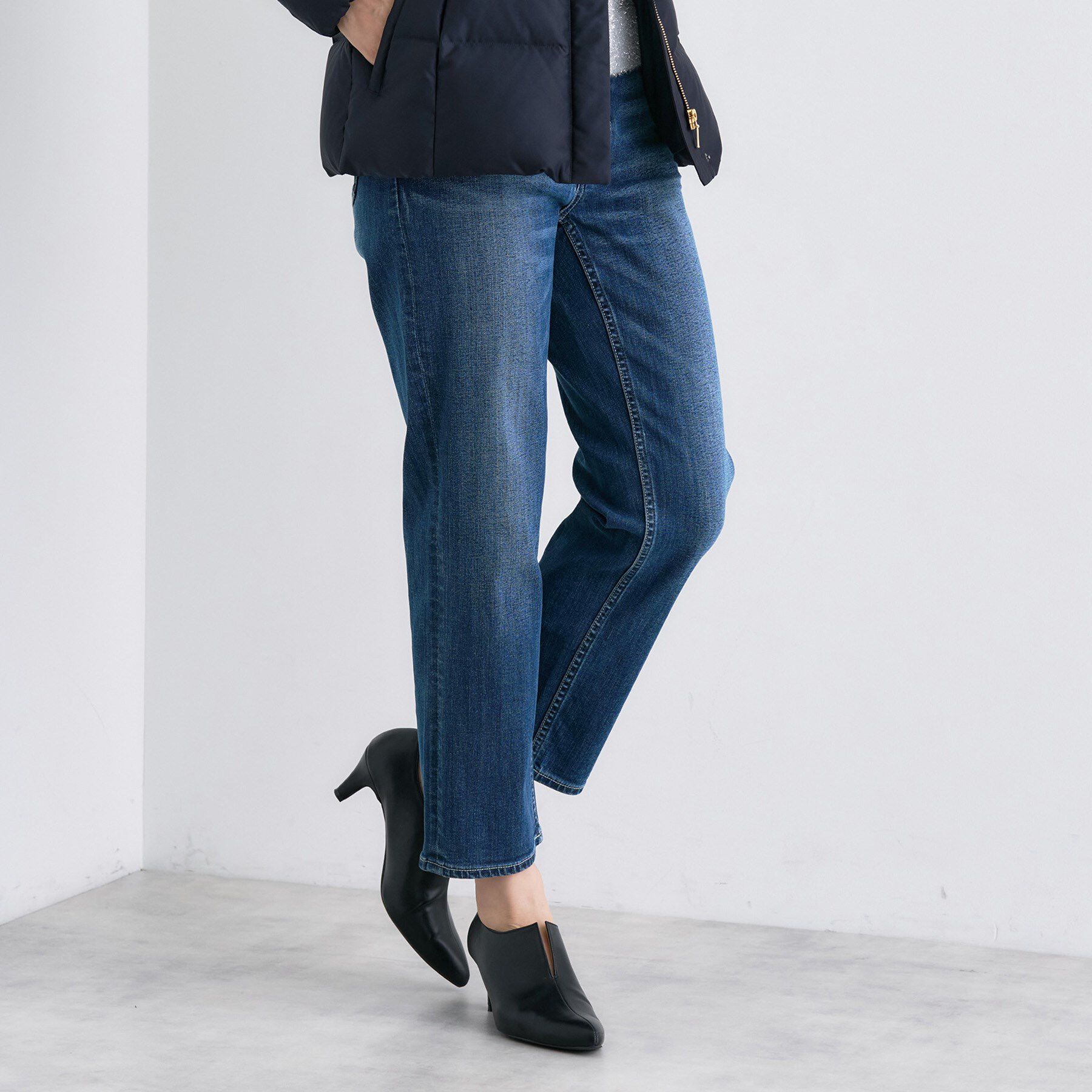 INDIVI「【春の新色登場！褒められデニム】スリムストレート デニムパンツ」|デニム|ネイビーブルー(09