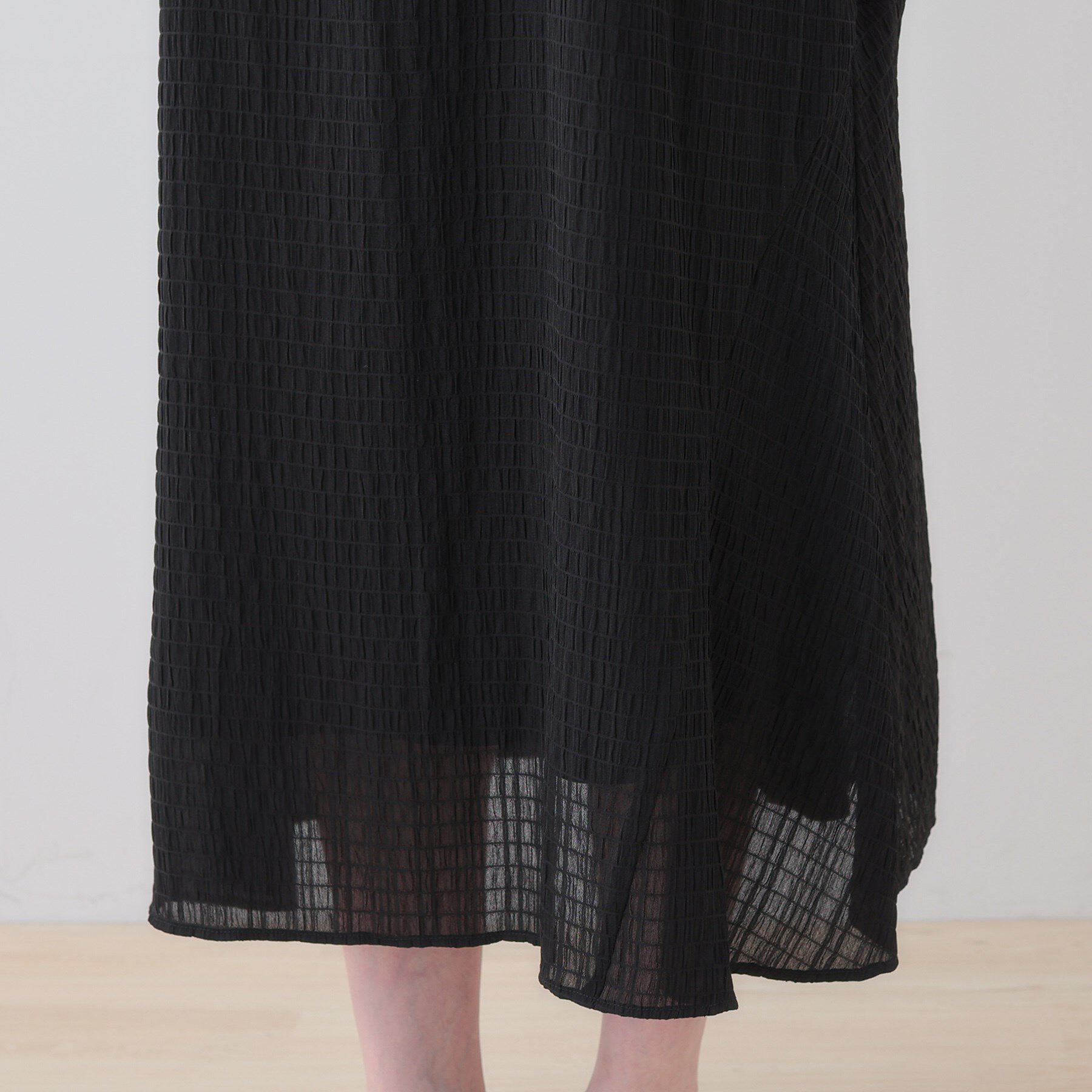 INDIVI「【洗える／凹凸素材】シャーリング調素材キャミワンピース」|ワンピース|