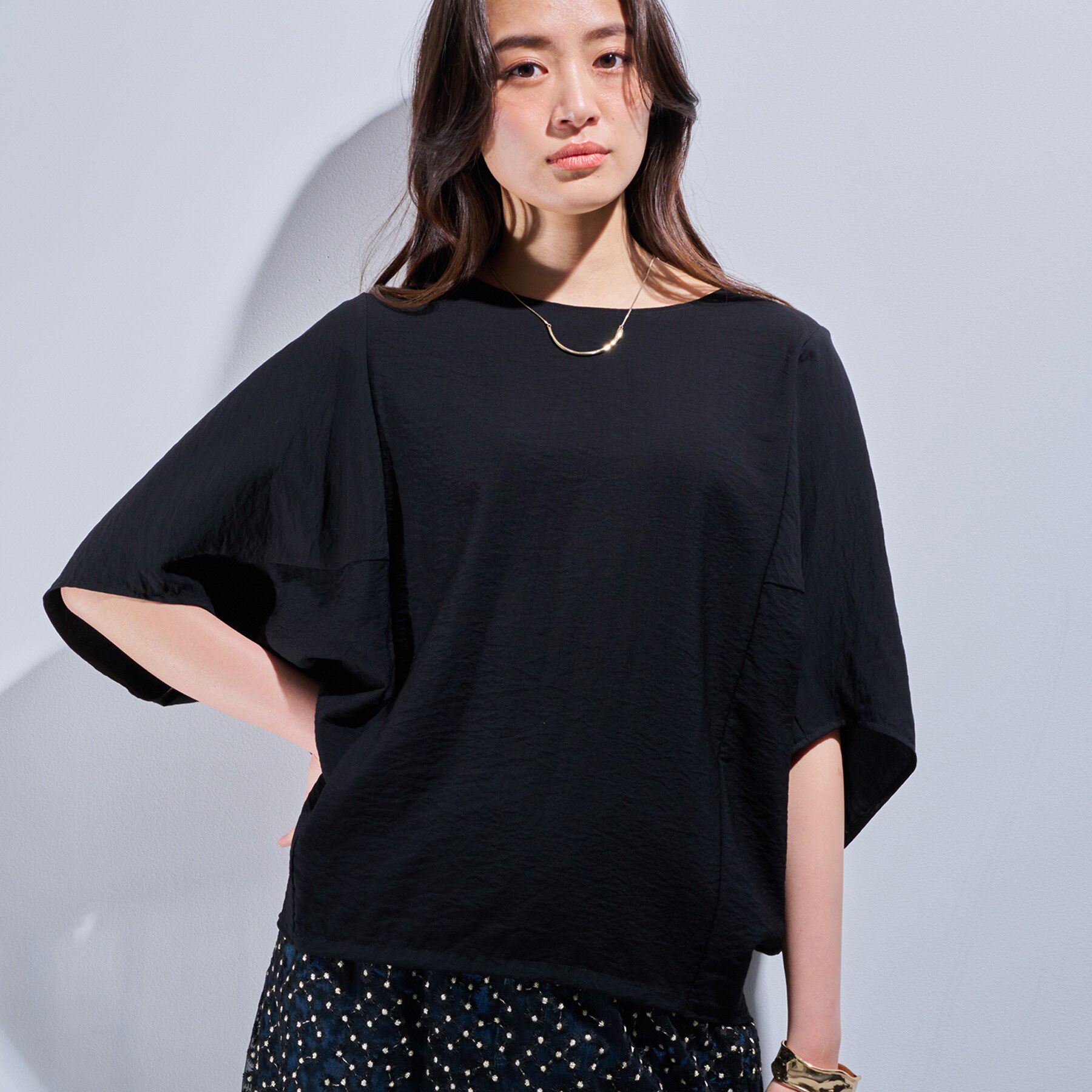 INDIVI「【洗える／5分袖／UVケア／SETUP可能】モモンガスリーブブラウス」|シャツ・ブラウス|ブラック(019)