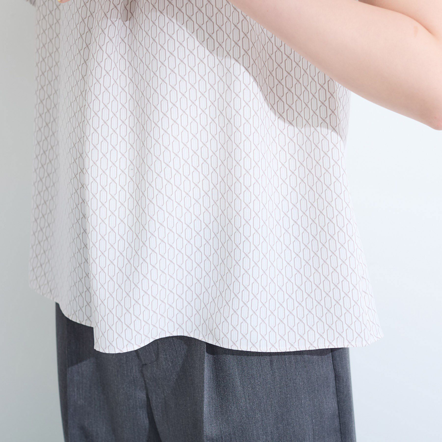 INDIVI「【UVケア】モノグラム ボウタイデザインブラウス」|シャツ・ブラウス|