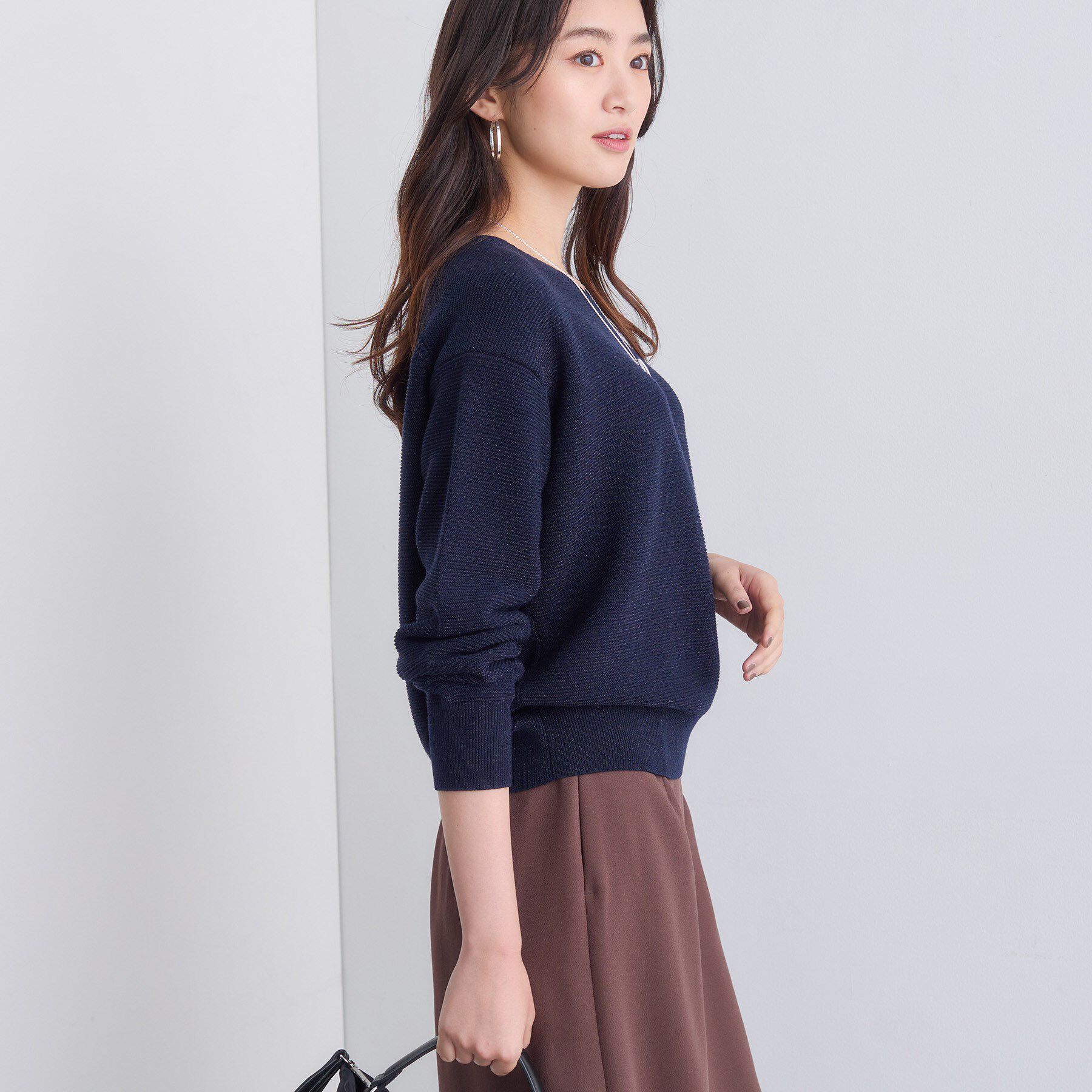 INDIVI「【ウール混ラメ素材】Vネック煌めきニット」|ニット・セーター|