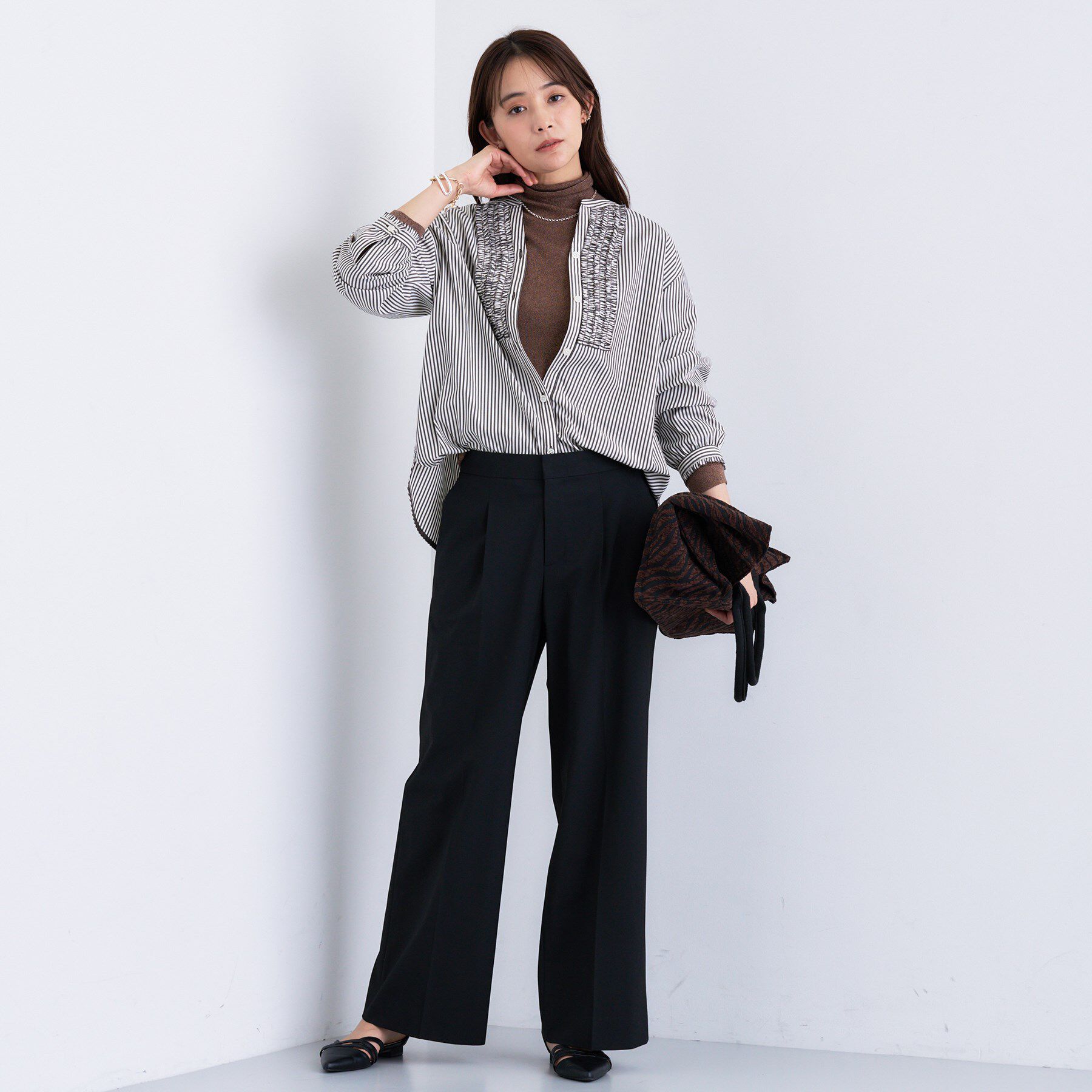 INDIVI「【洗える】胸元タックフリル長袖ブラウス」|シャツ・ブラウス|