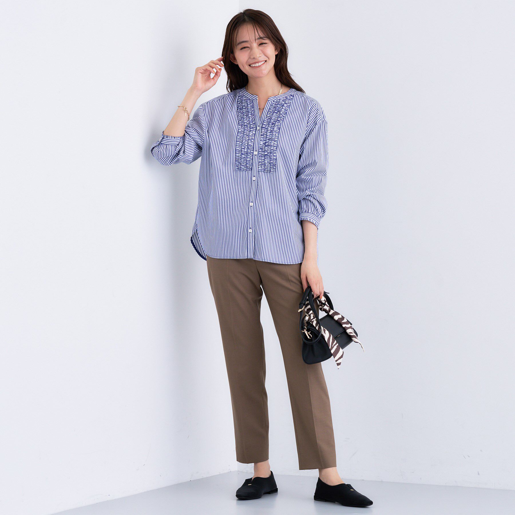 INDIVI「【洗える】胸元タックフリル長袖ブラウス」|シャツ・ブラウス|