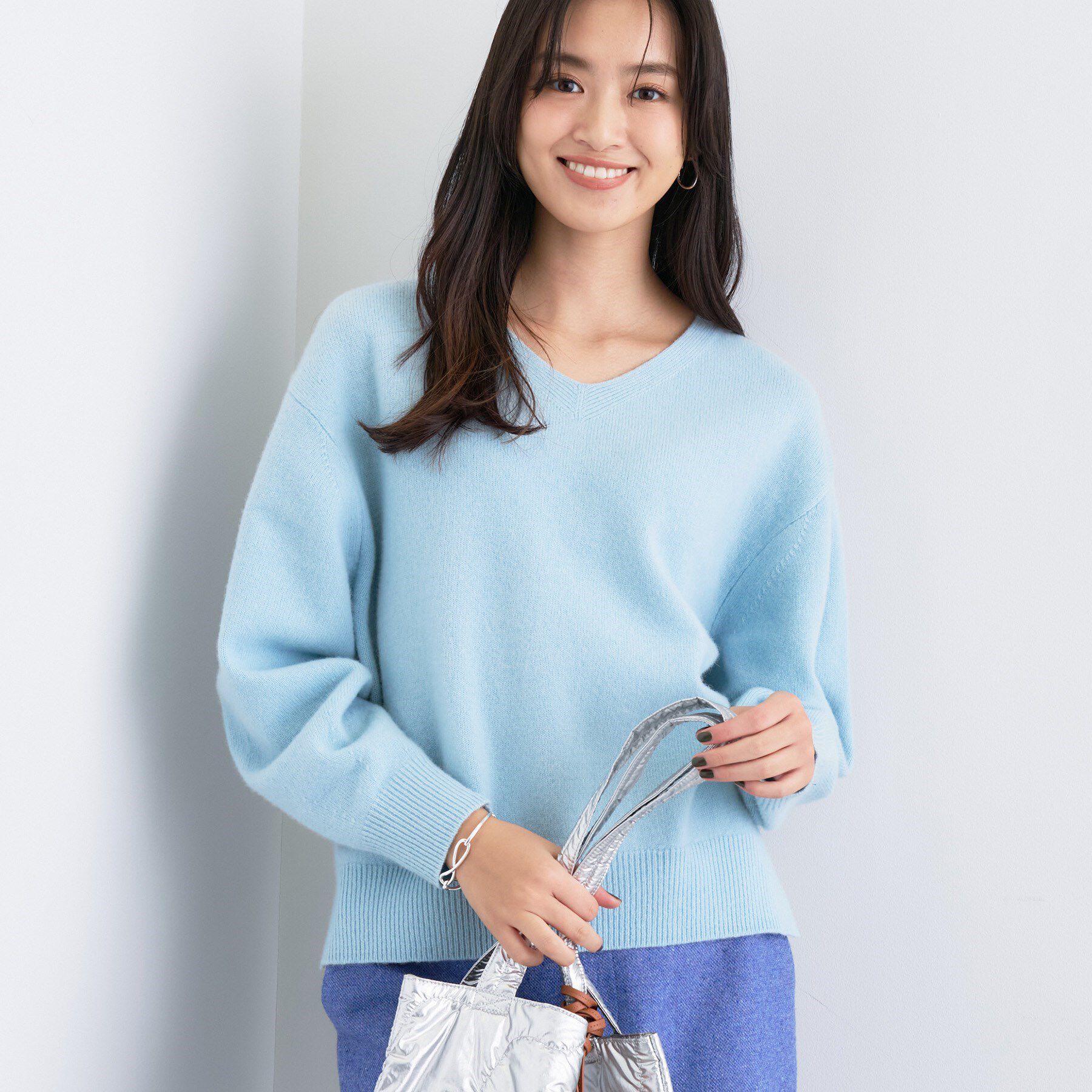 INDIVI「【洗える／カシミヤ混】ミドルゲージVネックニット」|ニット・セーター|