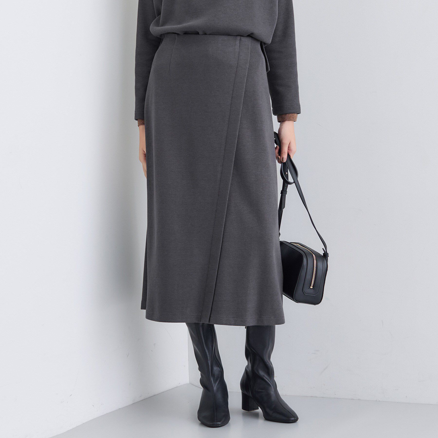 INDIVI「【SETUP可能／洗える／UVケア】ライトジャージ セミフレアスカート」|スカート|チャコールグレー(0